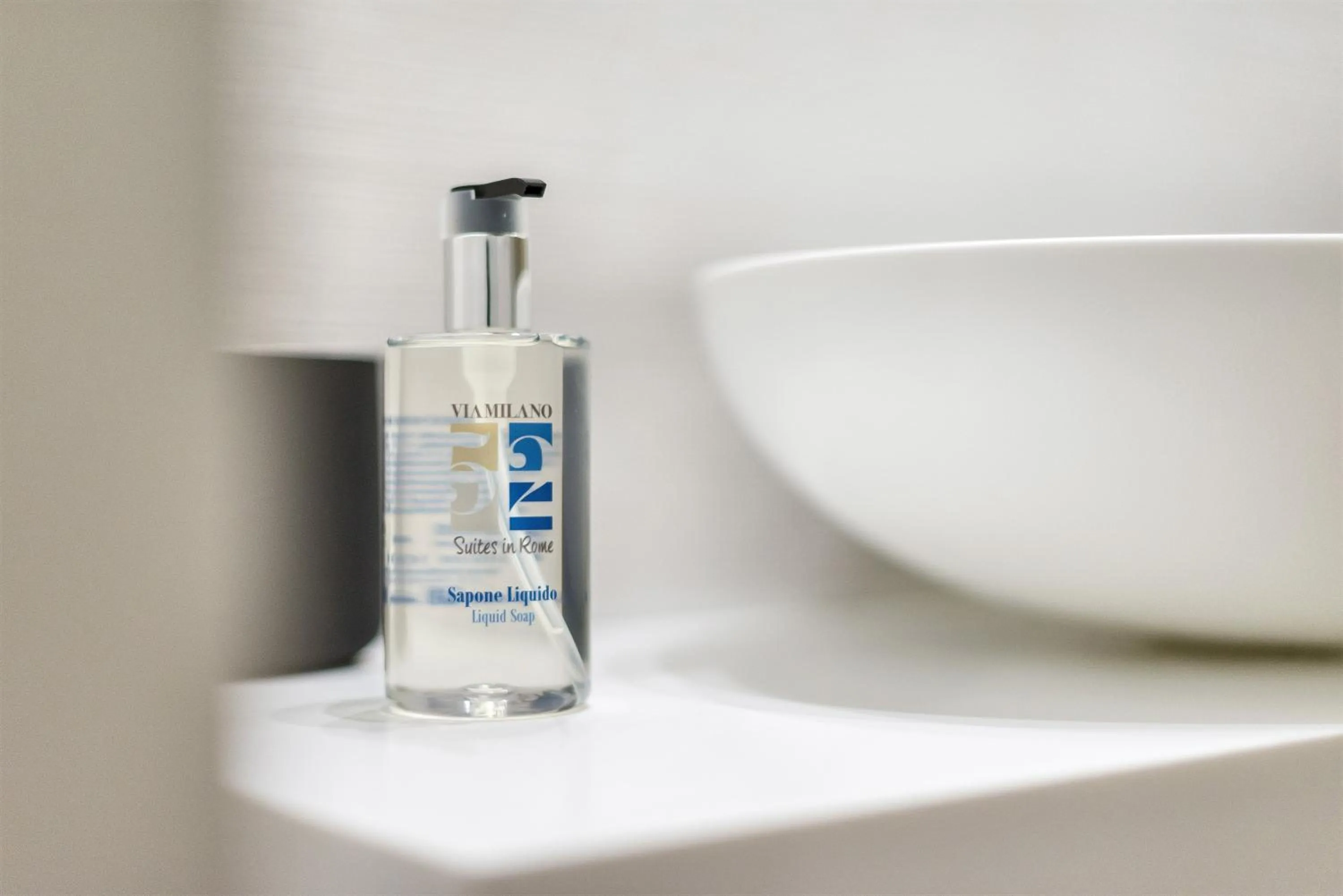 Bathroom in B-STAY Via Milano 52