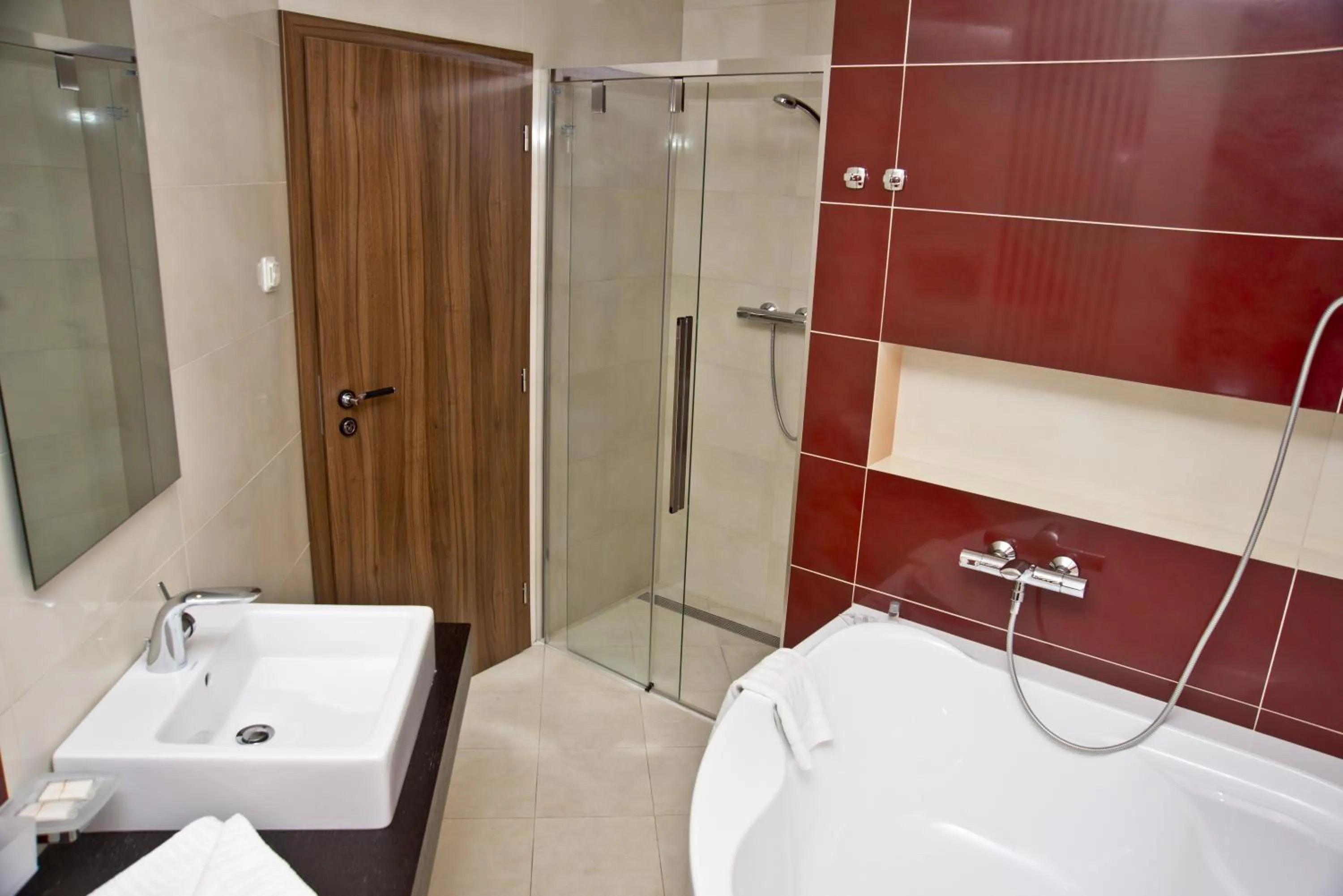 Bathroom in Tempus Club Garni Hotel