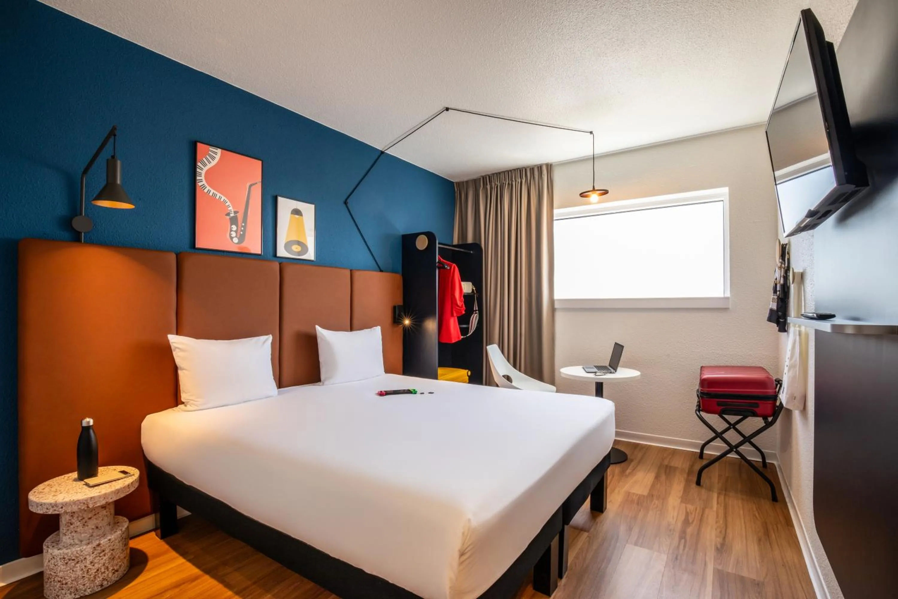 Bed in ibis Paris Porte de Montreuil