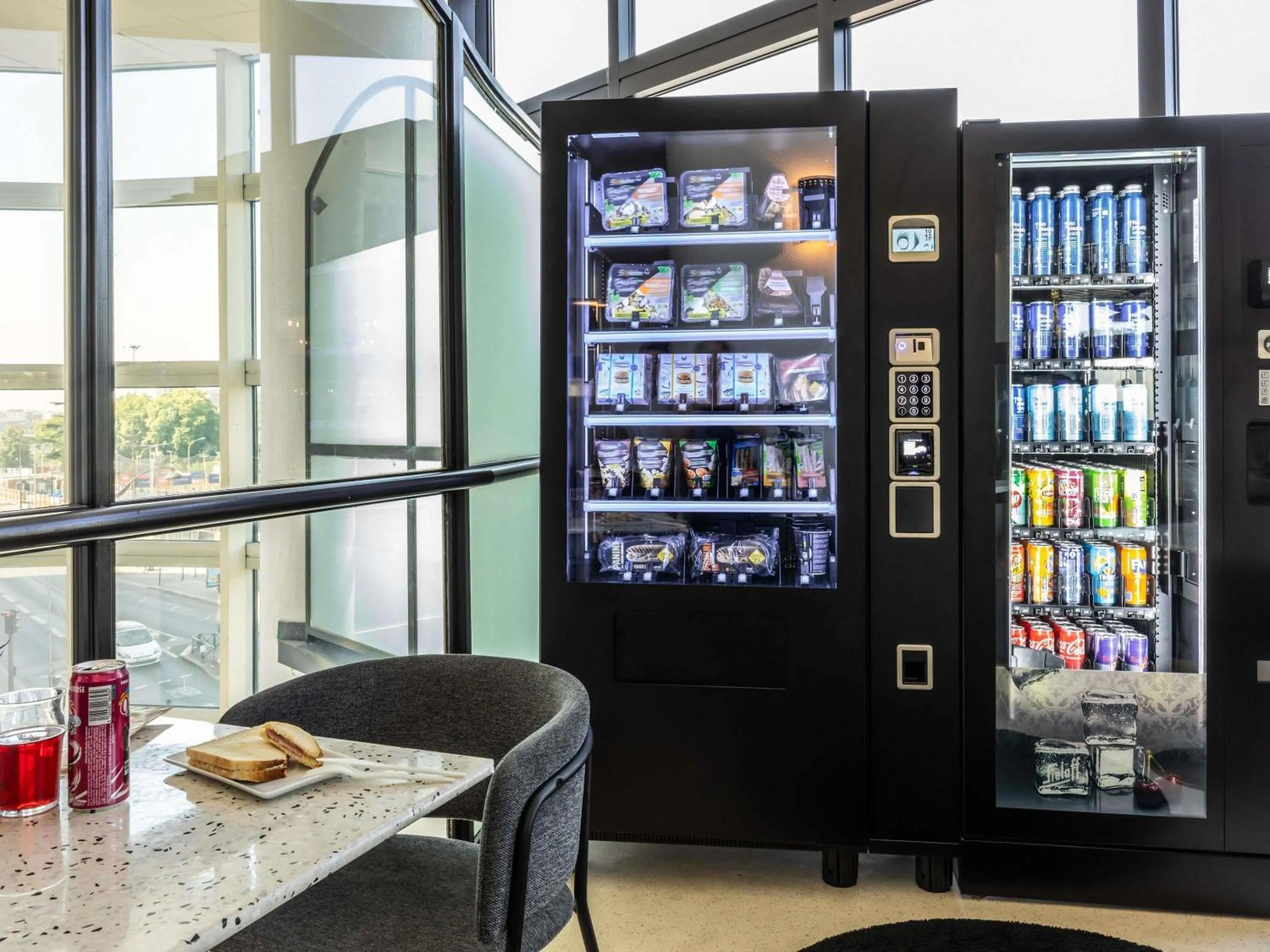 Property building in ibis Paris Porte de Montreuil