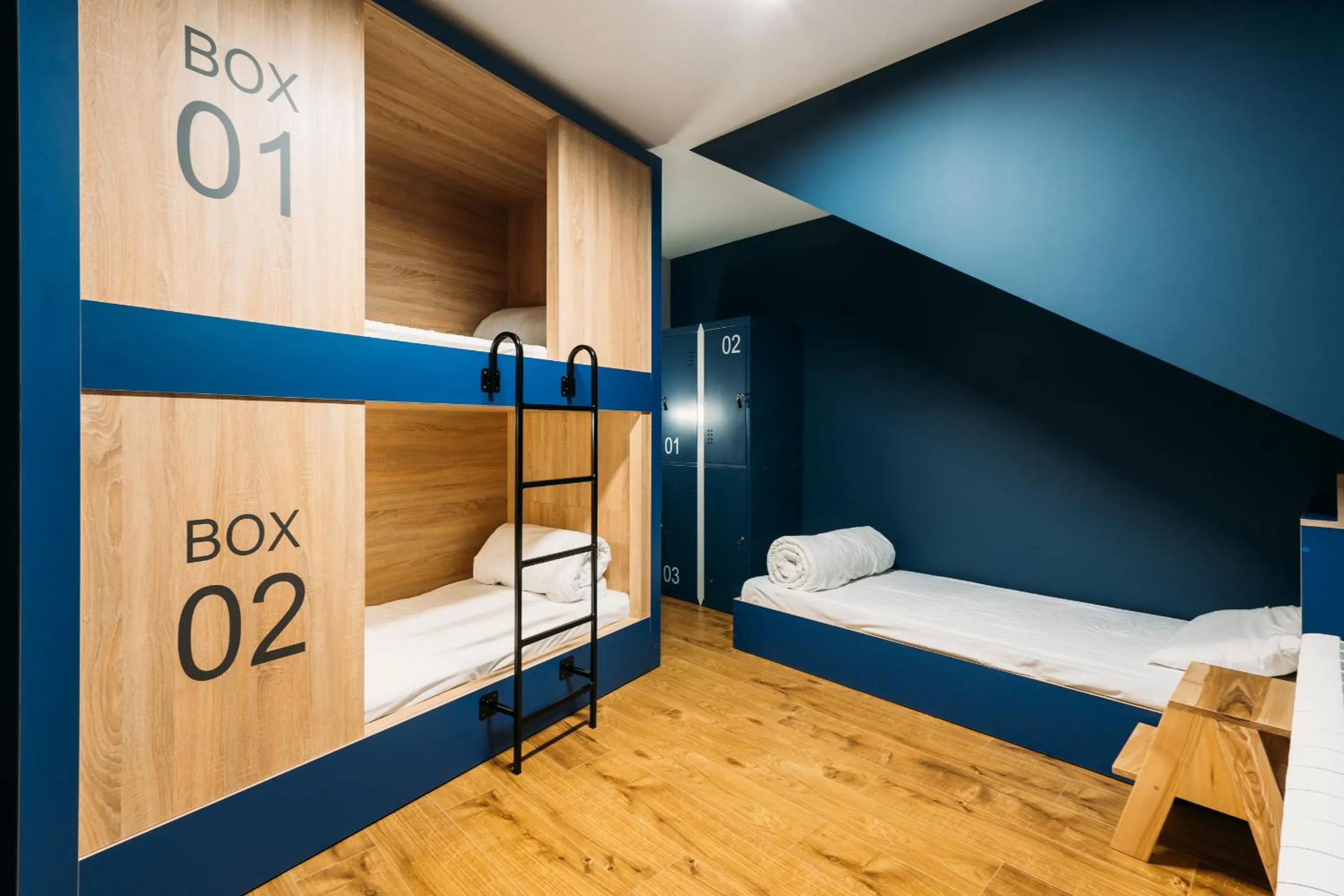 bunk bed, Bed in Yard Hostel & Coffee