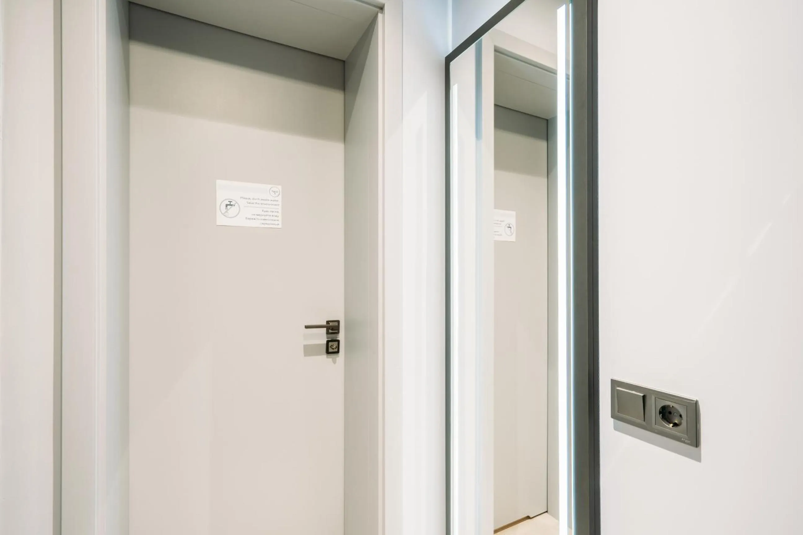 Shower in Yard Hostel & Coffee