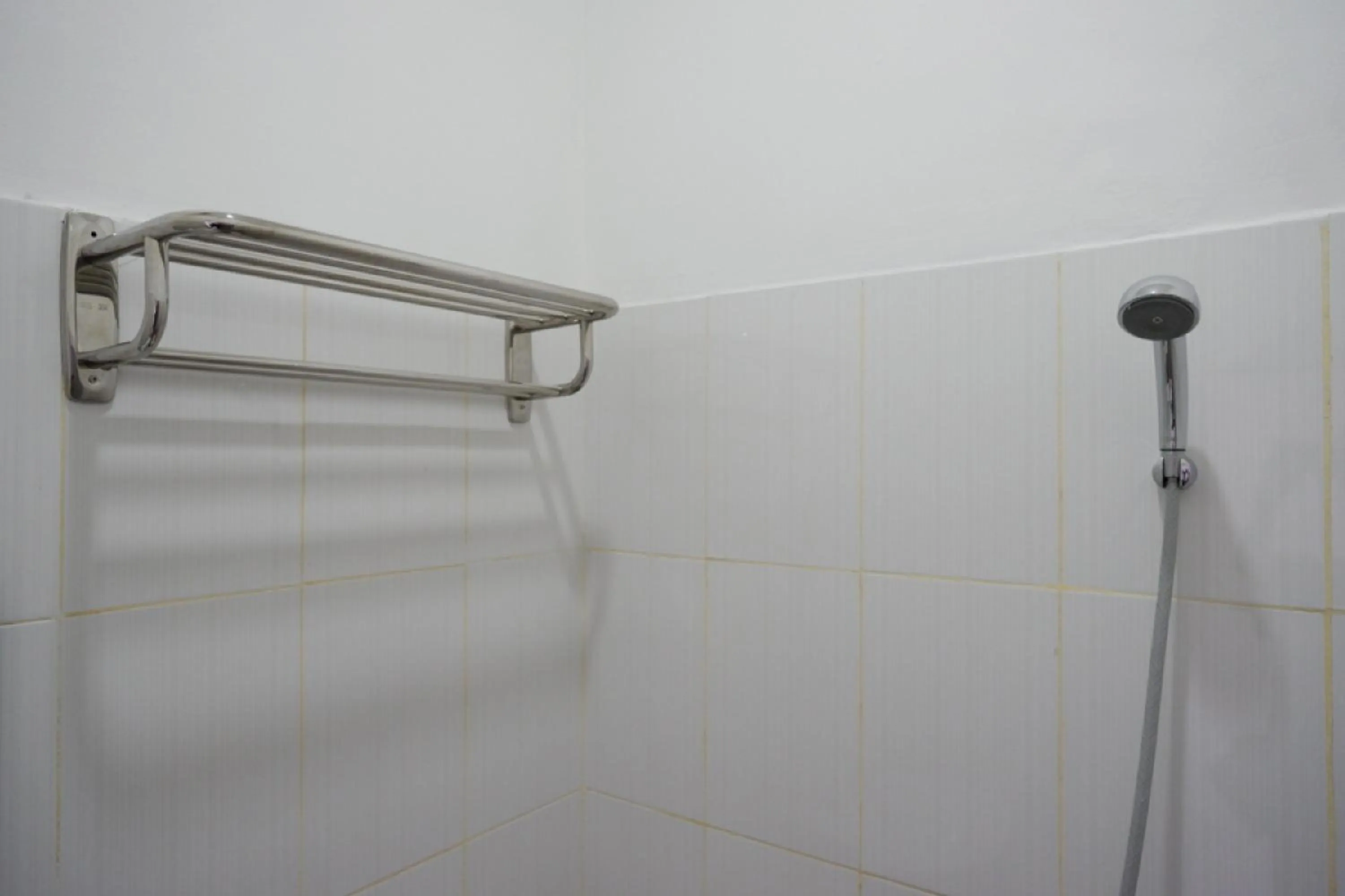 Bathroom in RedDoorz near Alun Alun Kaliwungu Kendal