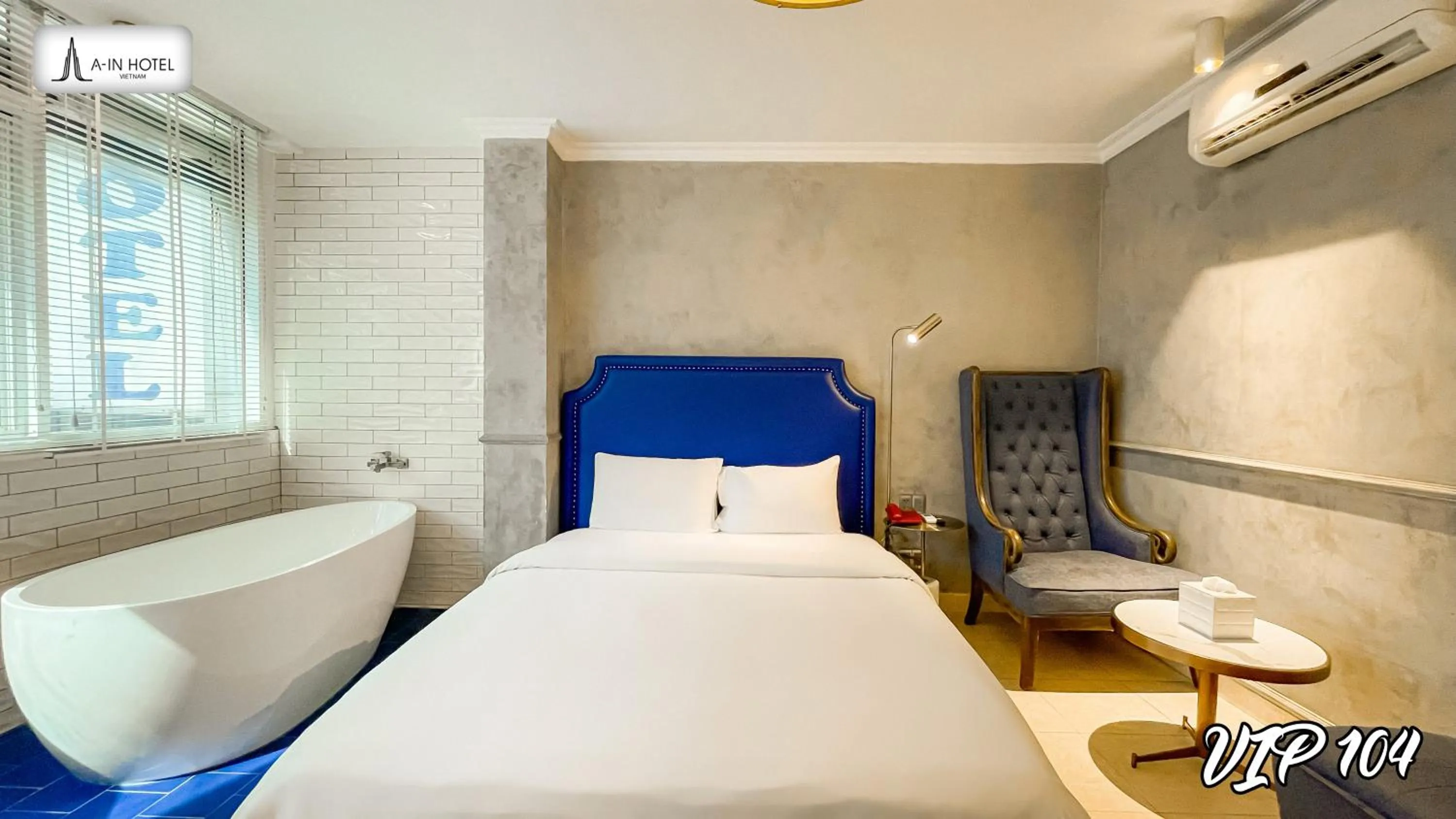 Bedroom, Bed in A In Hotel Del Luna