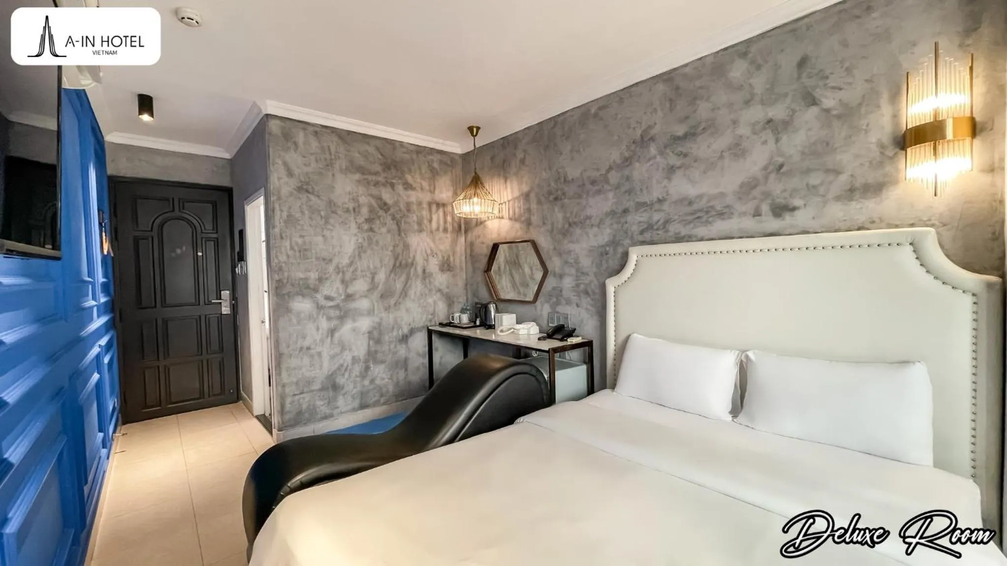 Photo of the whole room, Bed in A In Hotel Del Luna