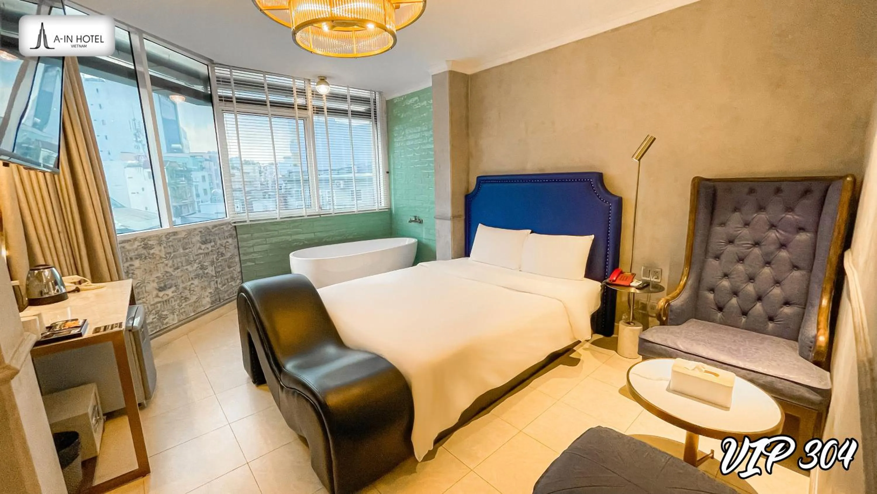 Living room, Bed in A In Hotel Del Luna