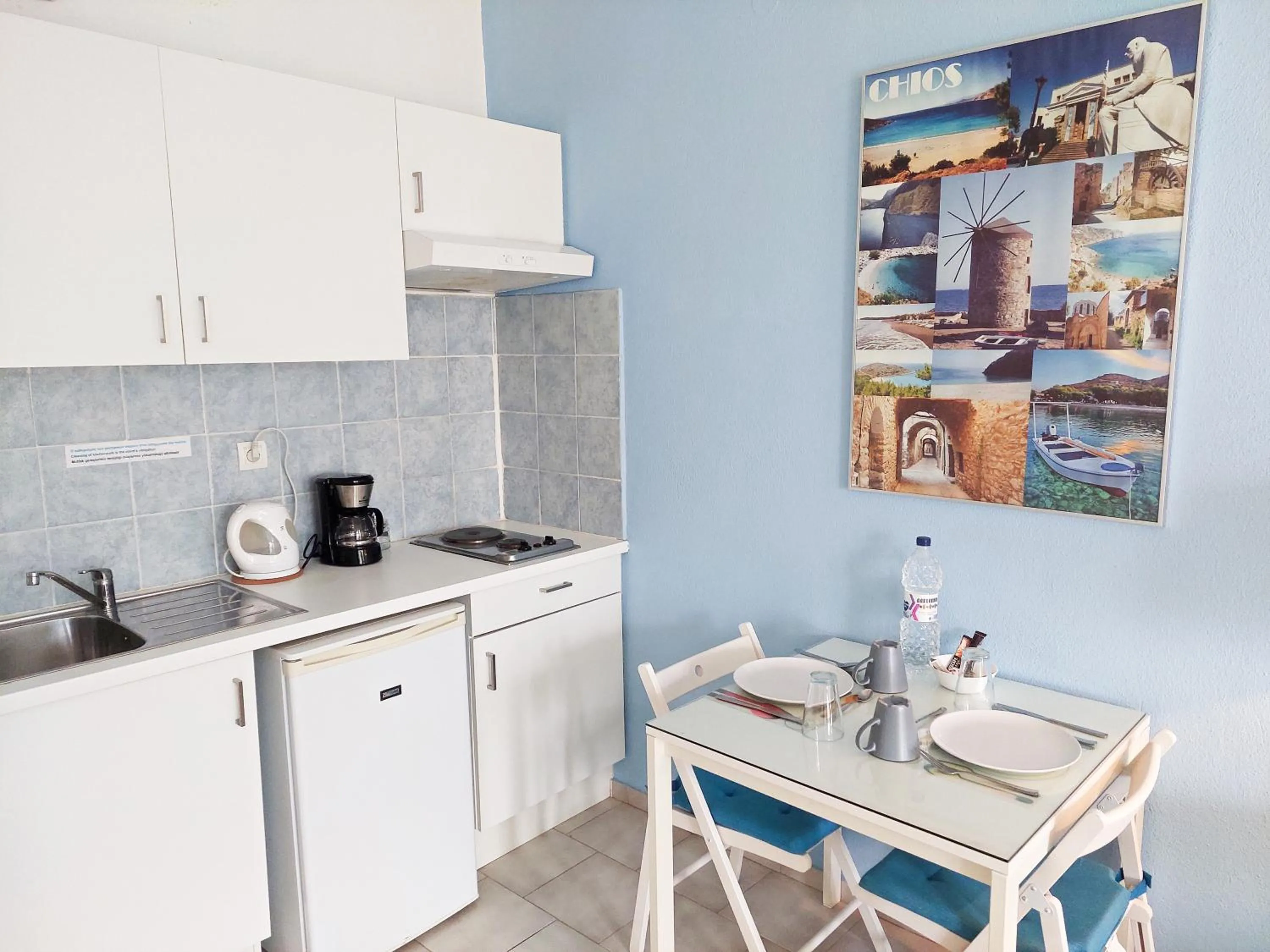 Kitchen or kitchenette in Seafront Studios and Apartments