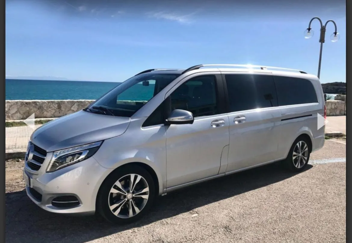 shuttle in Oasis Park Hotel