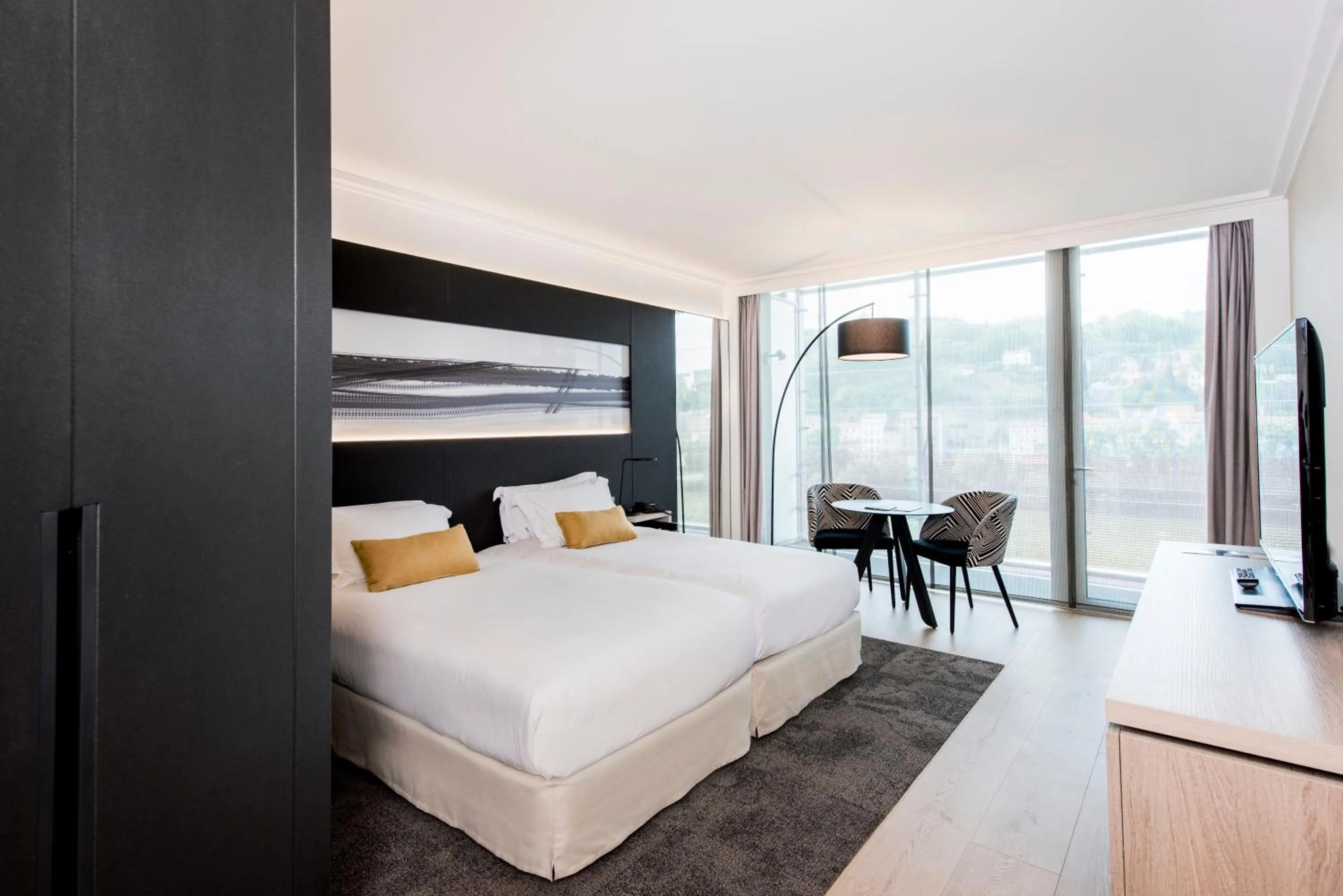 Photo of the whole room, Bed in Lyon Marriott Hotel Cité Internationale