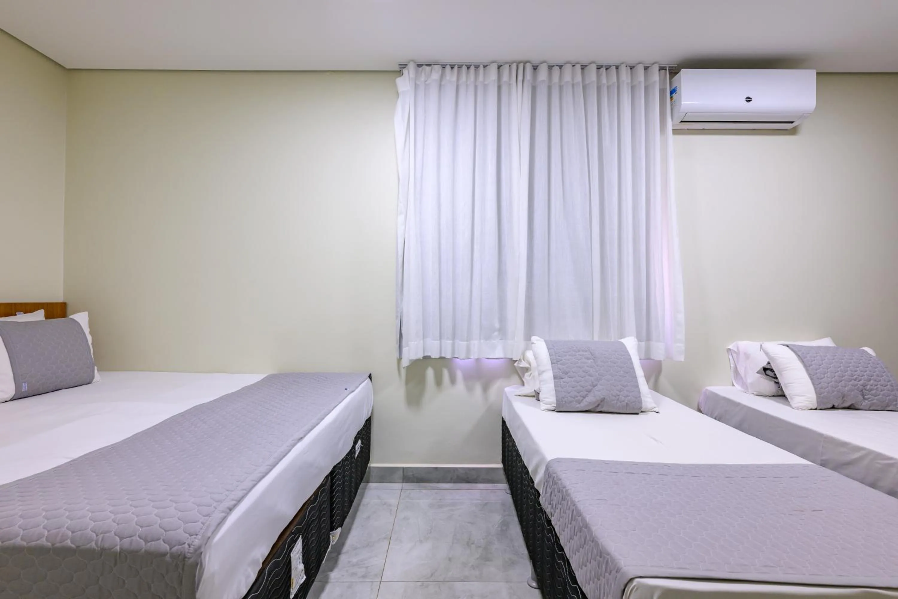 Bedroom, Bed in OYO Hotel Brisa Tropical, Brasília