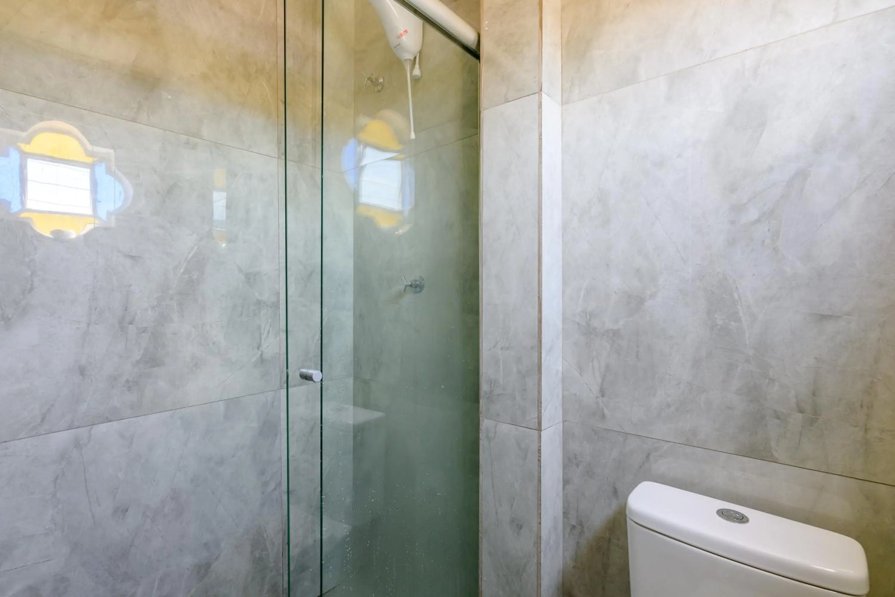 Bathroom in OYO Hotel Brisa Tropical, Brasília