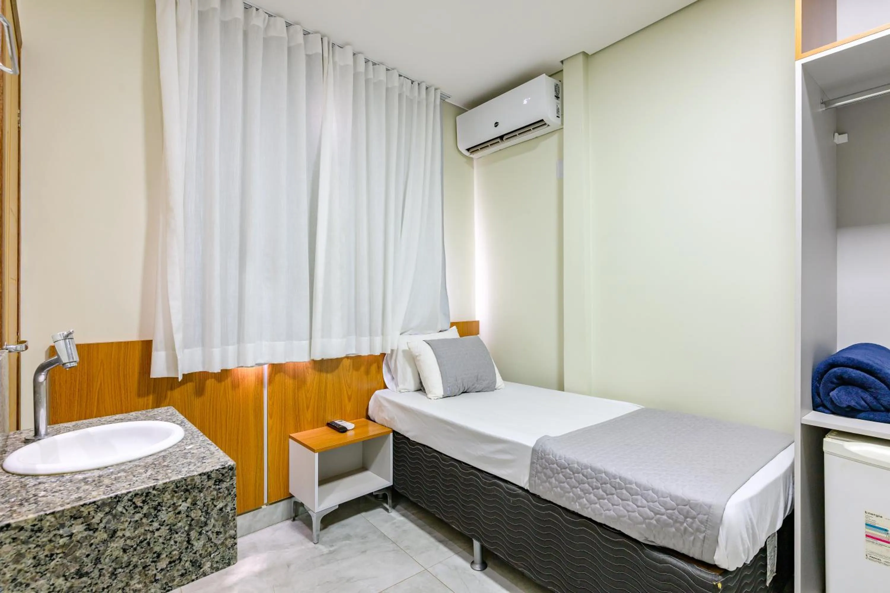 Bedroom, Bed in OYO Hotel Brisa Tropical, Brasília