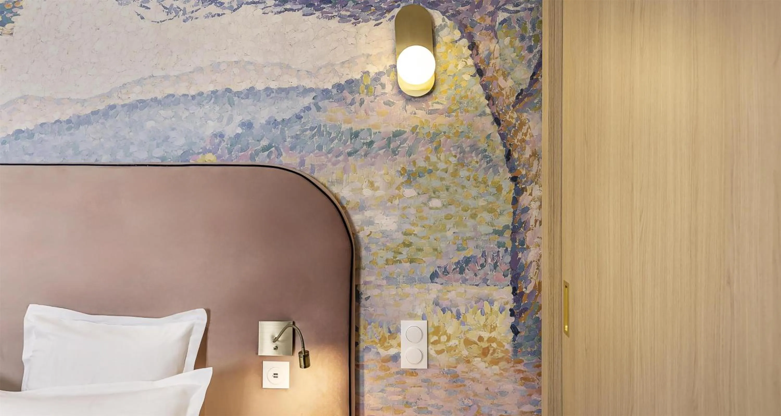 Bedroom, Bed in Best Western Poitiers Centre Le Grand Hôtel