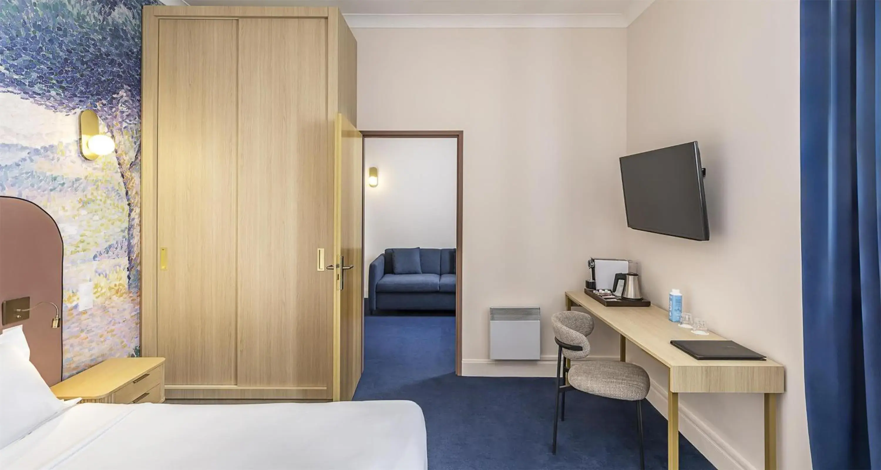 King Suite in Best Western Poitiers Centre Le Grand Hôtel King Suite in Best Western Poitiers Centre Le Grand Hôtel