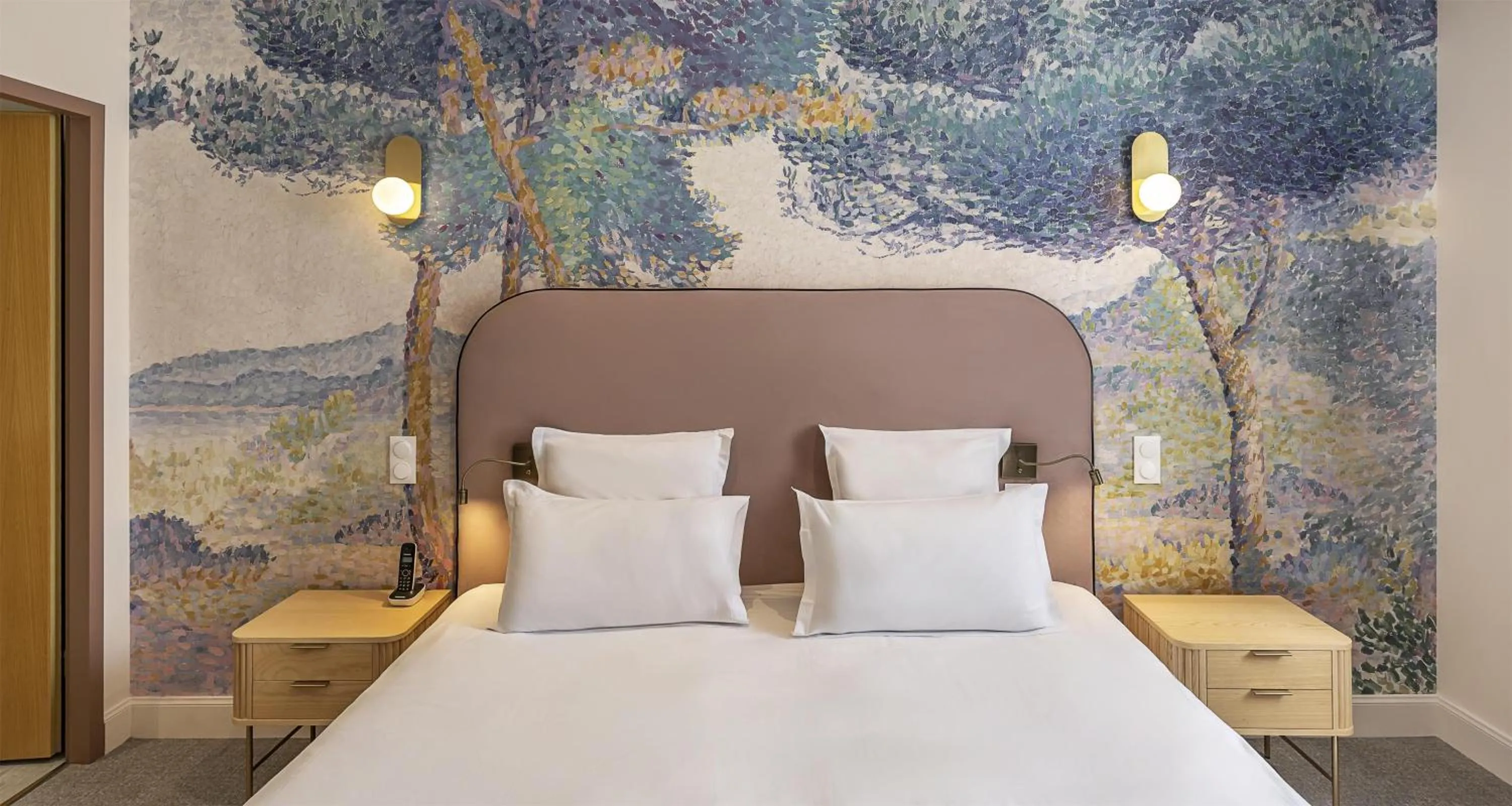 Bedroom, Bed in Best Western Poitiers Centre Le Grand Hôtel