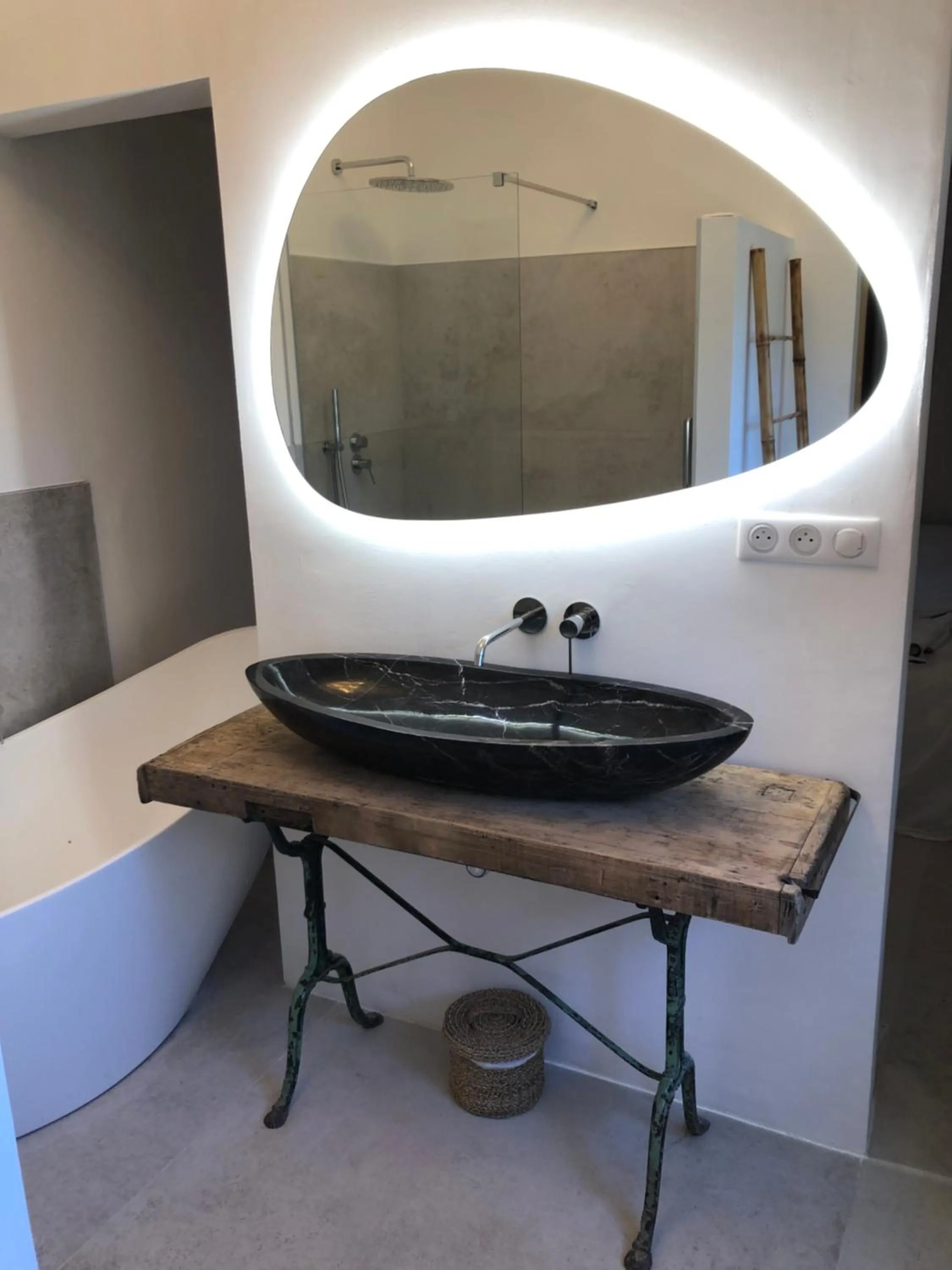 Bathroom in Mas des Alpilles