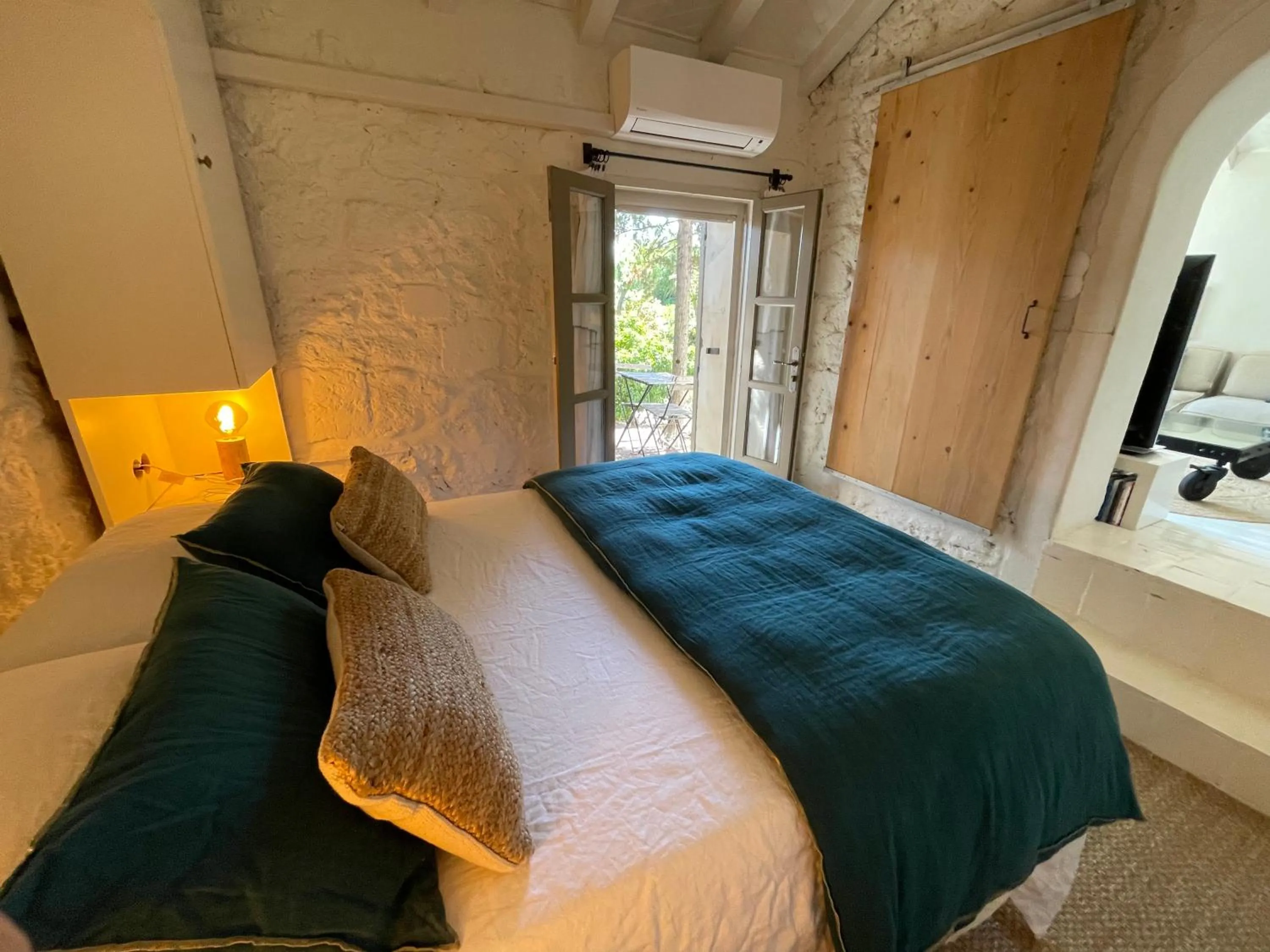 Photo of the whole room, Bed in Mas des Alpilles