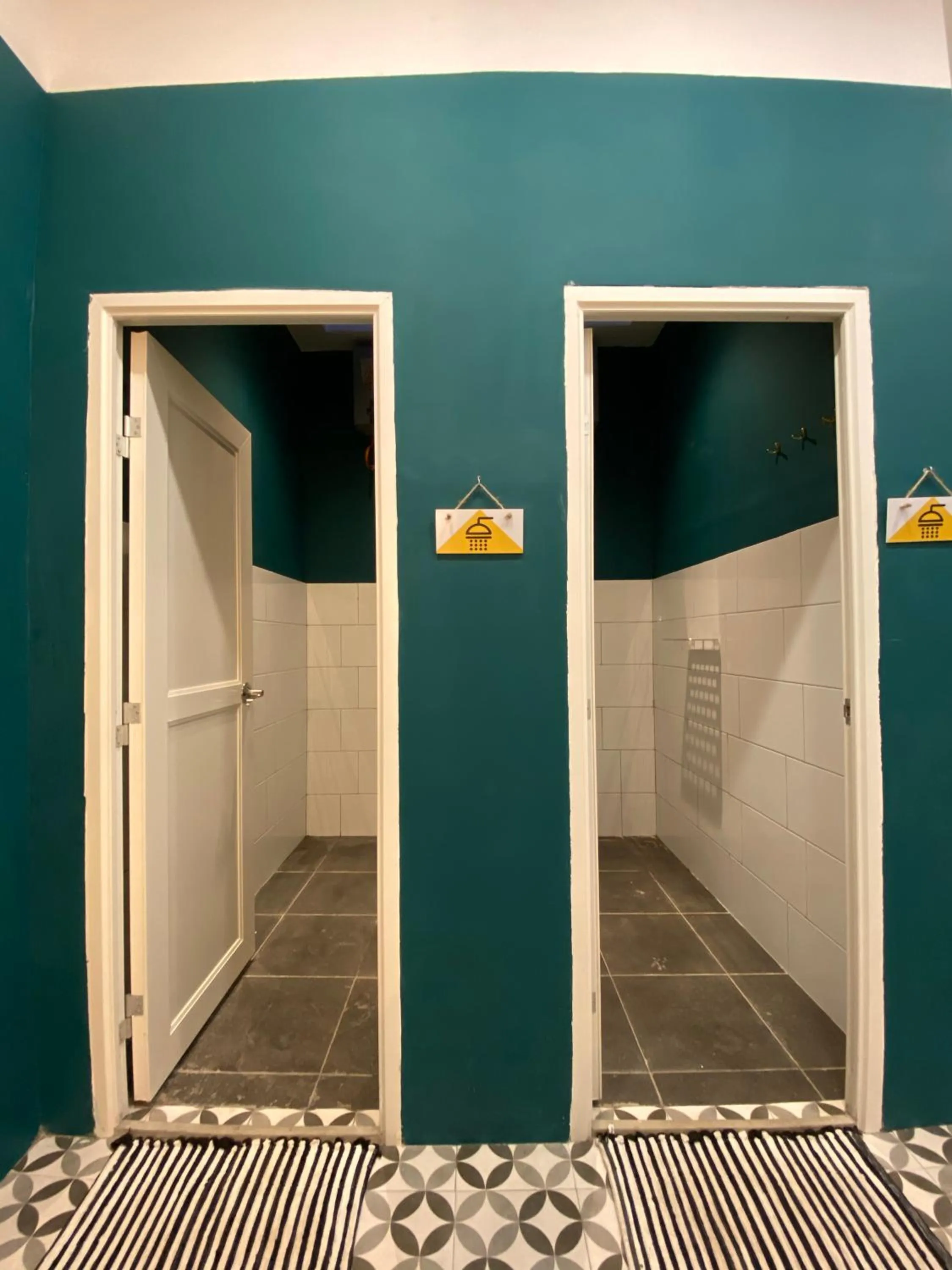 Bathroom in Wonderloft Hostel Jogja