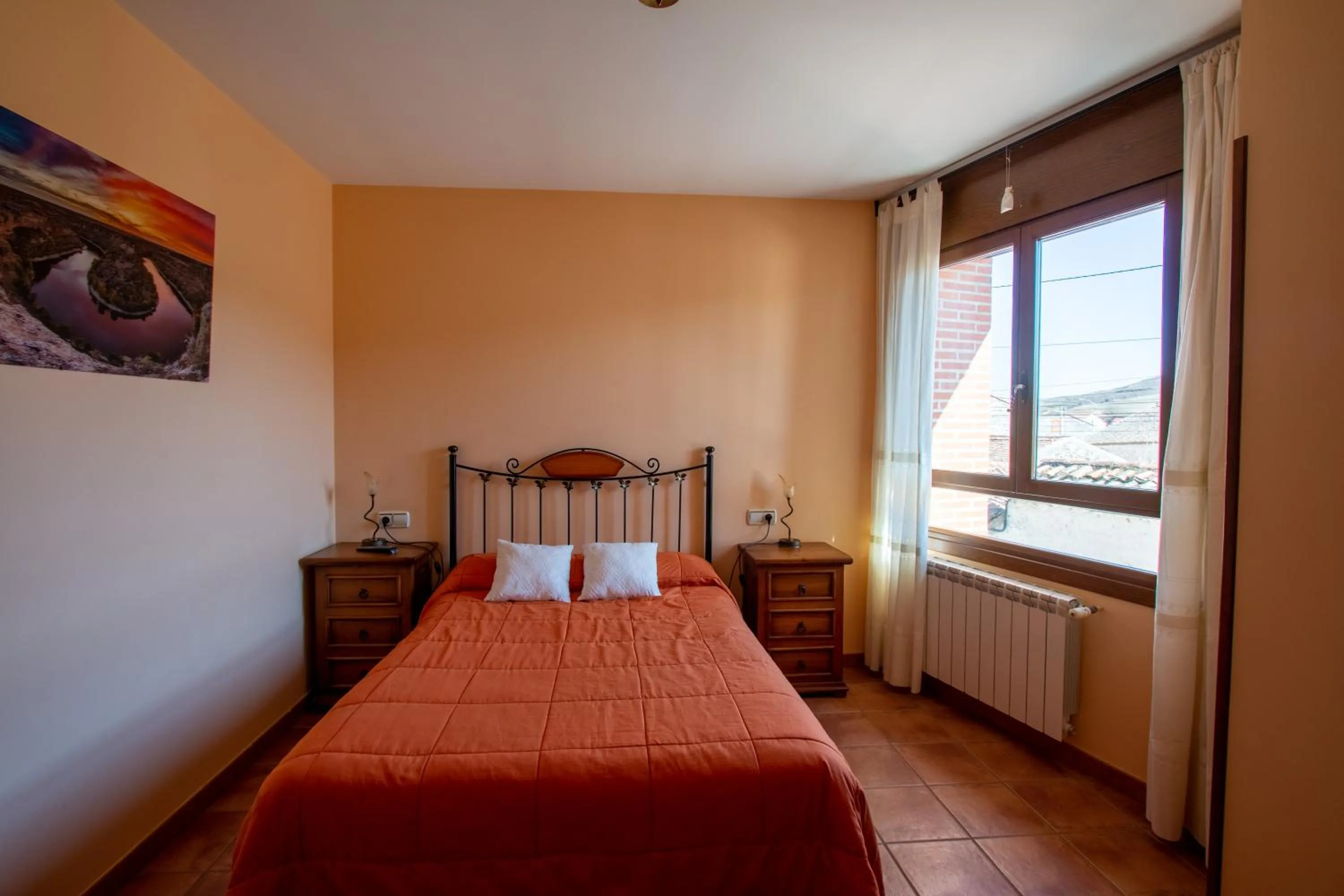 Photo of the whole room, Bed in Tirontillana