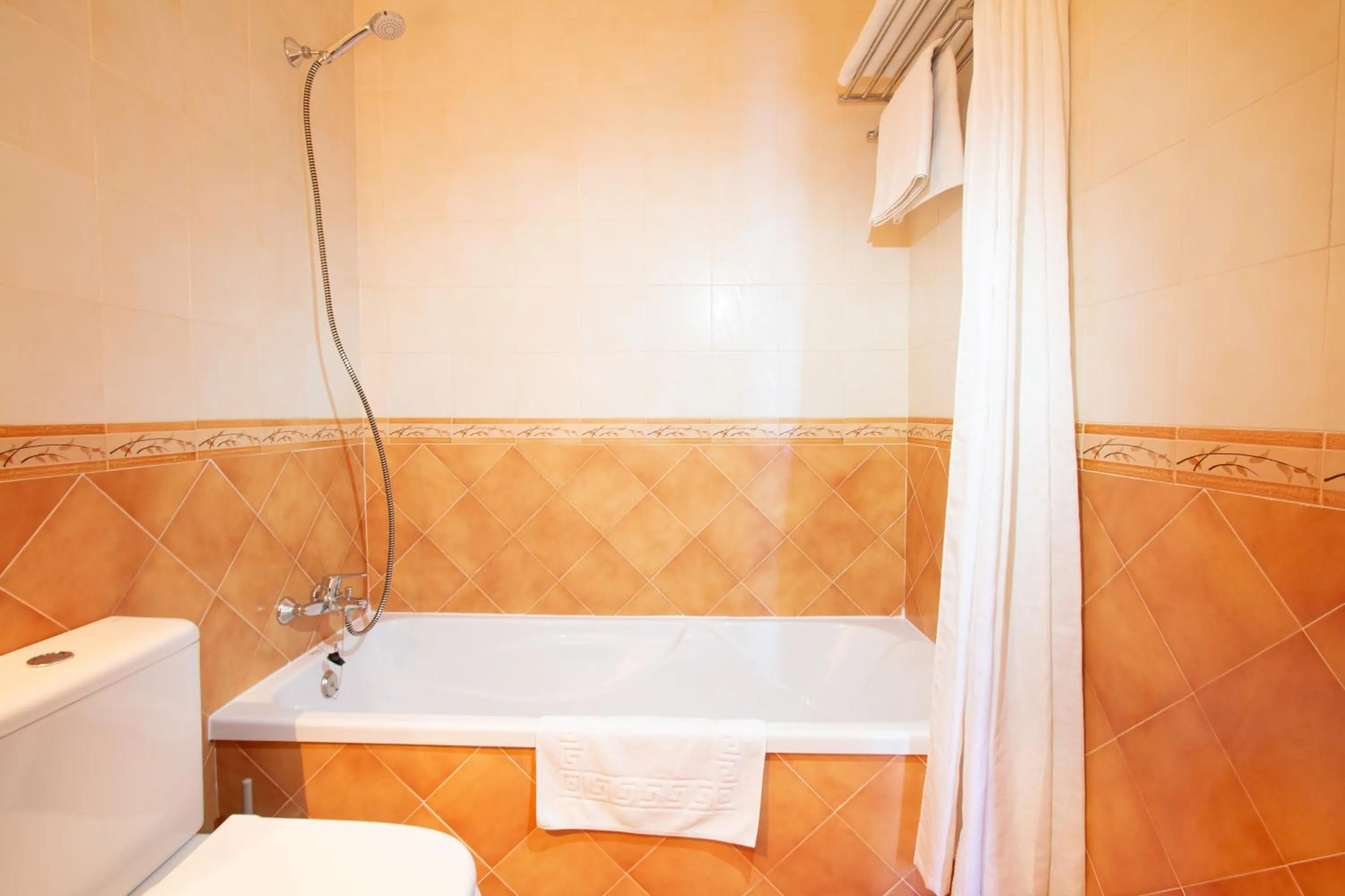 Bath in Tirontillana