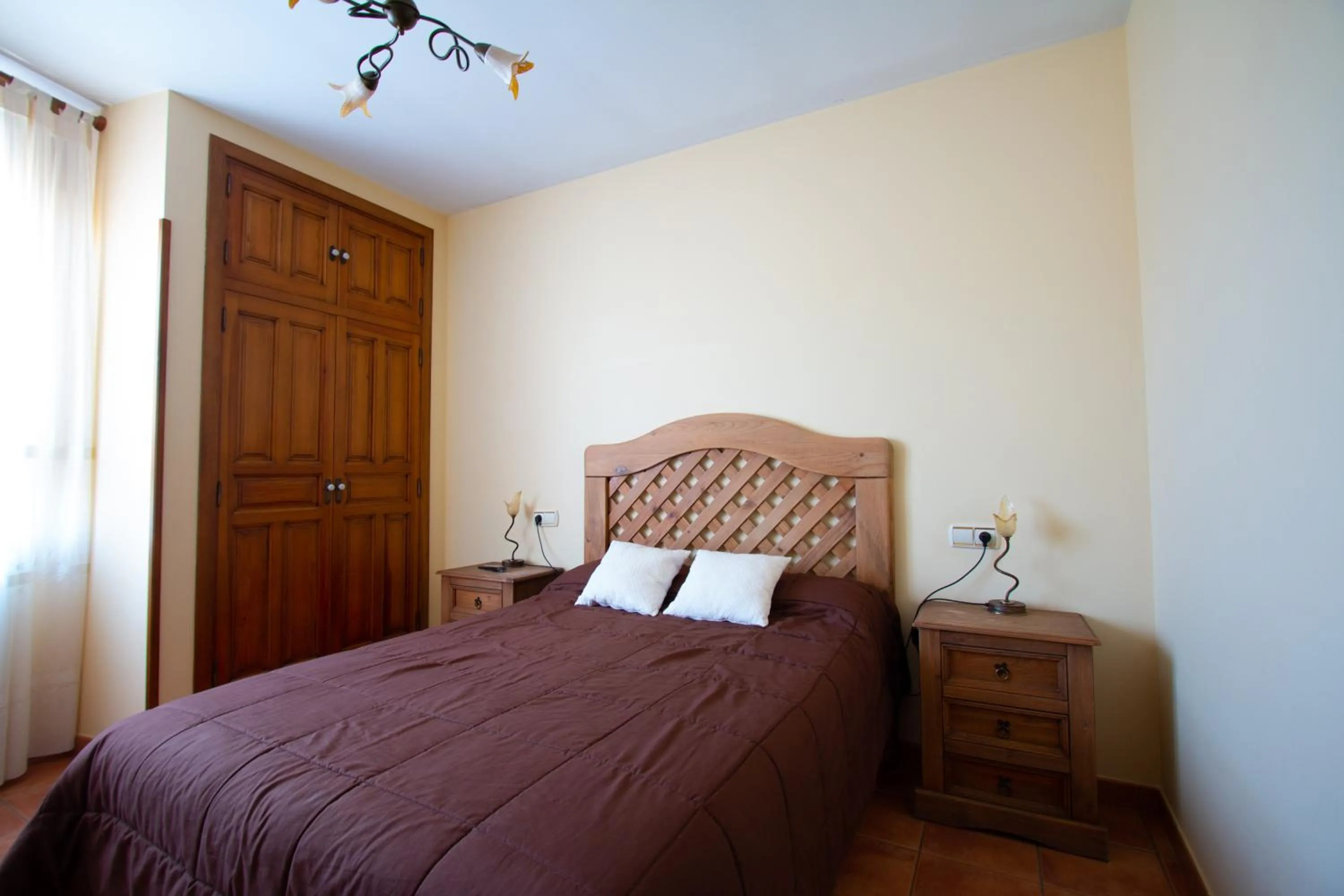 Photo of the whole room, Bed in Tirontillana