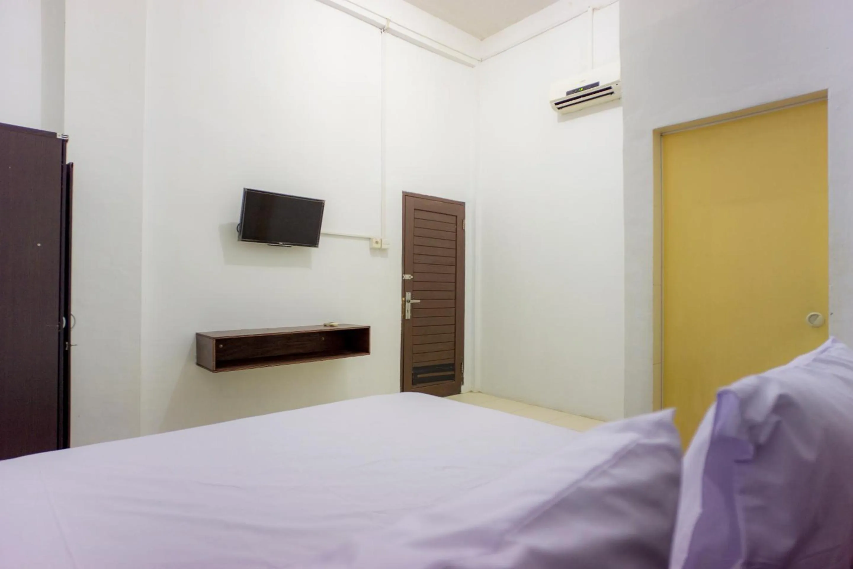 Bedroom, Bed in OYO Life 2366 Gatsu Kost