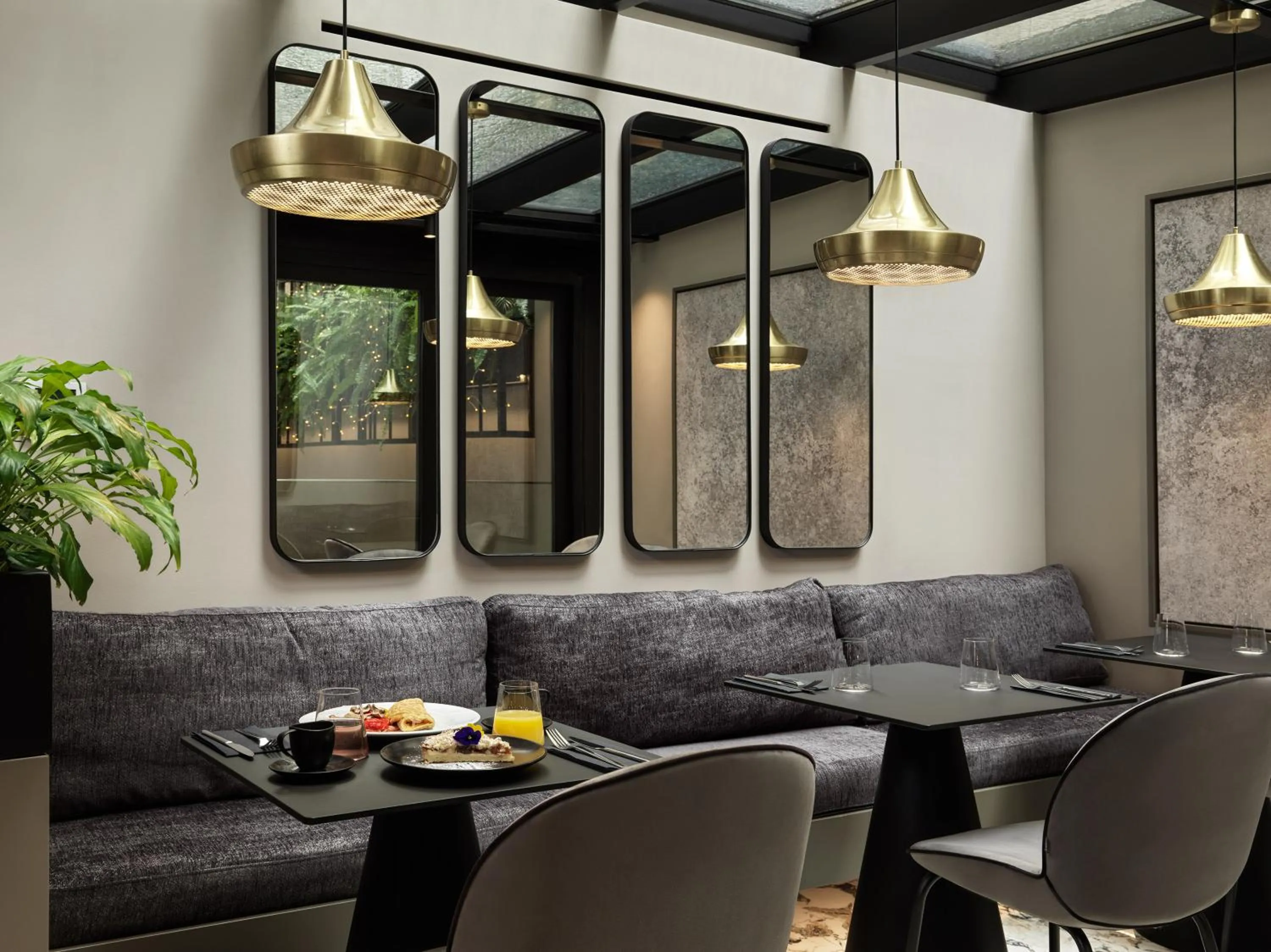 Restaurant/places to eat in Heritage Hill Hotel