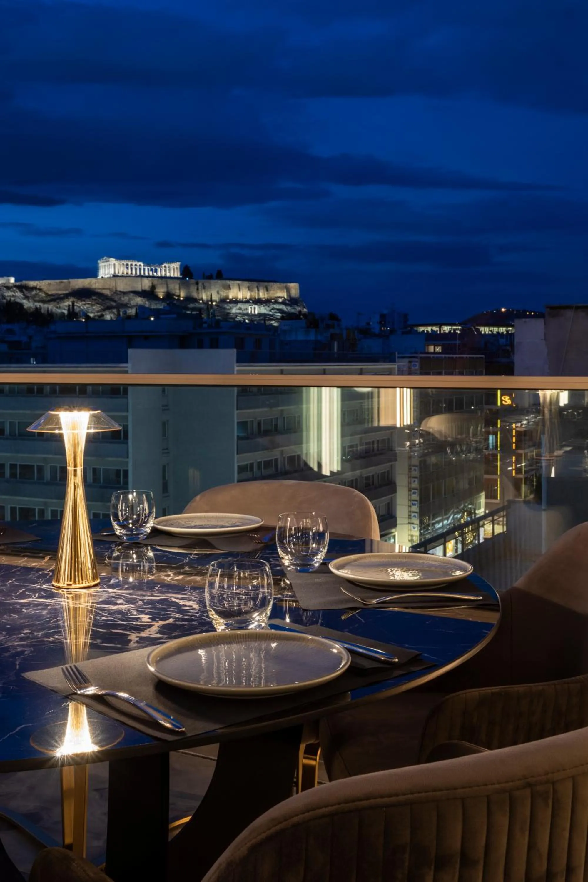 Restaurant/places to eat in Heritage Hill Hotel