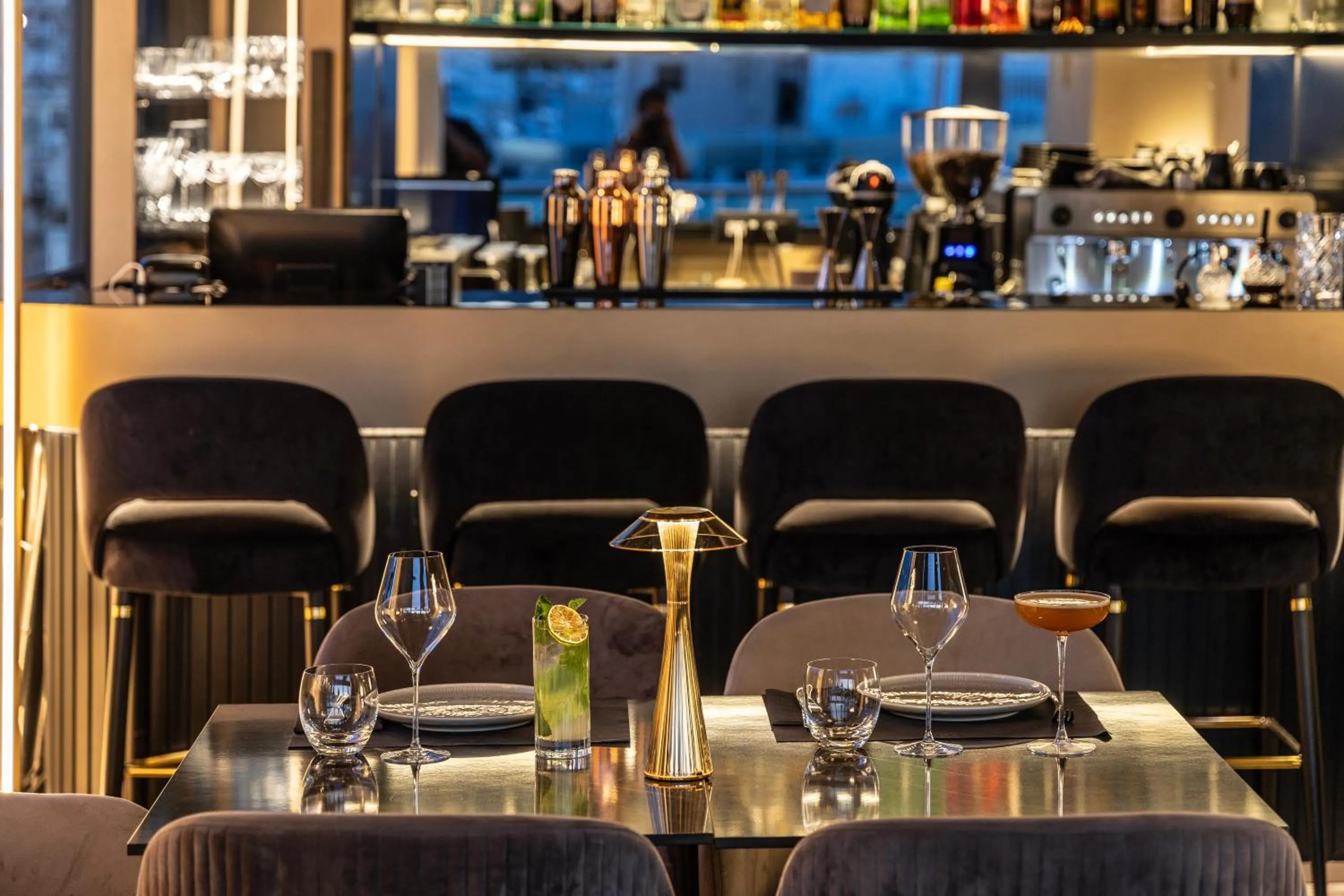 Restaurant/places to eat in Heritage Hill Hotel