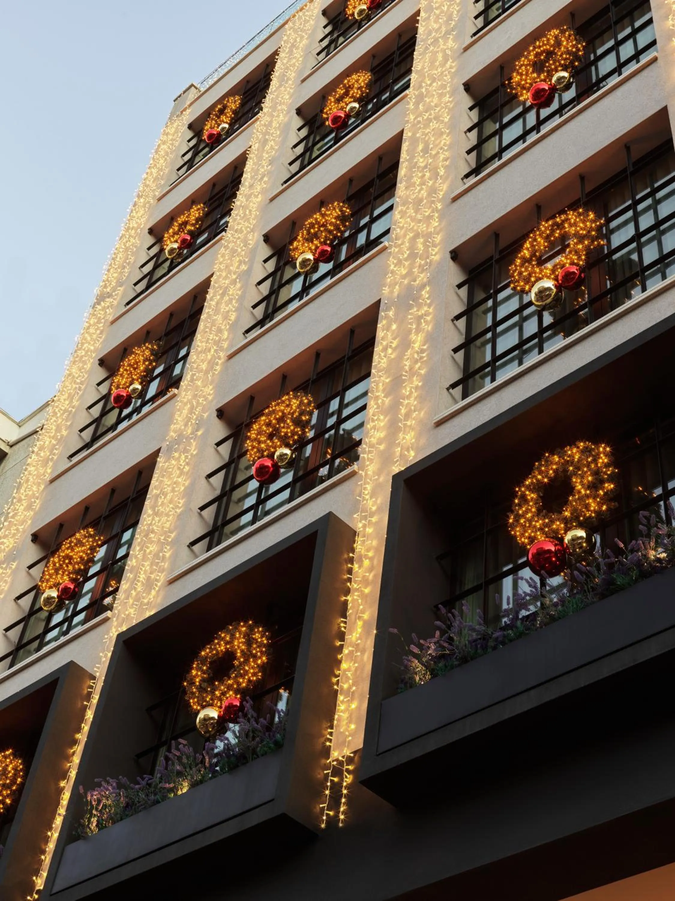 Property building in Heritage Hill Hotel