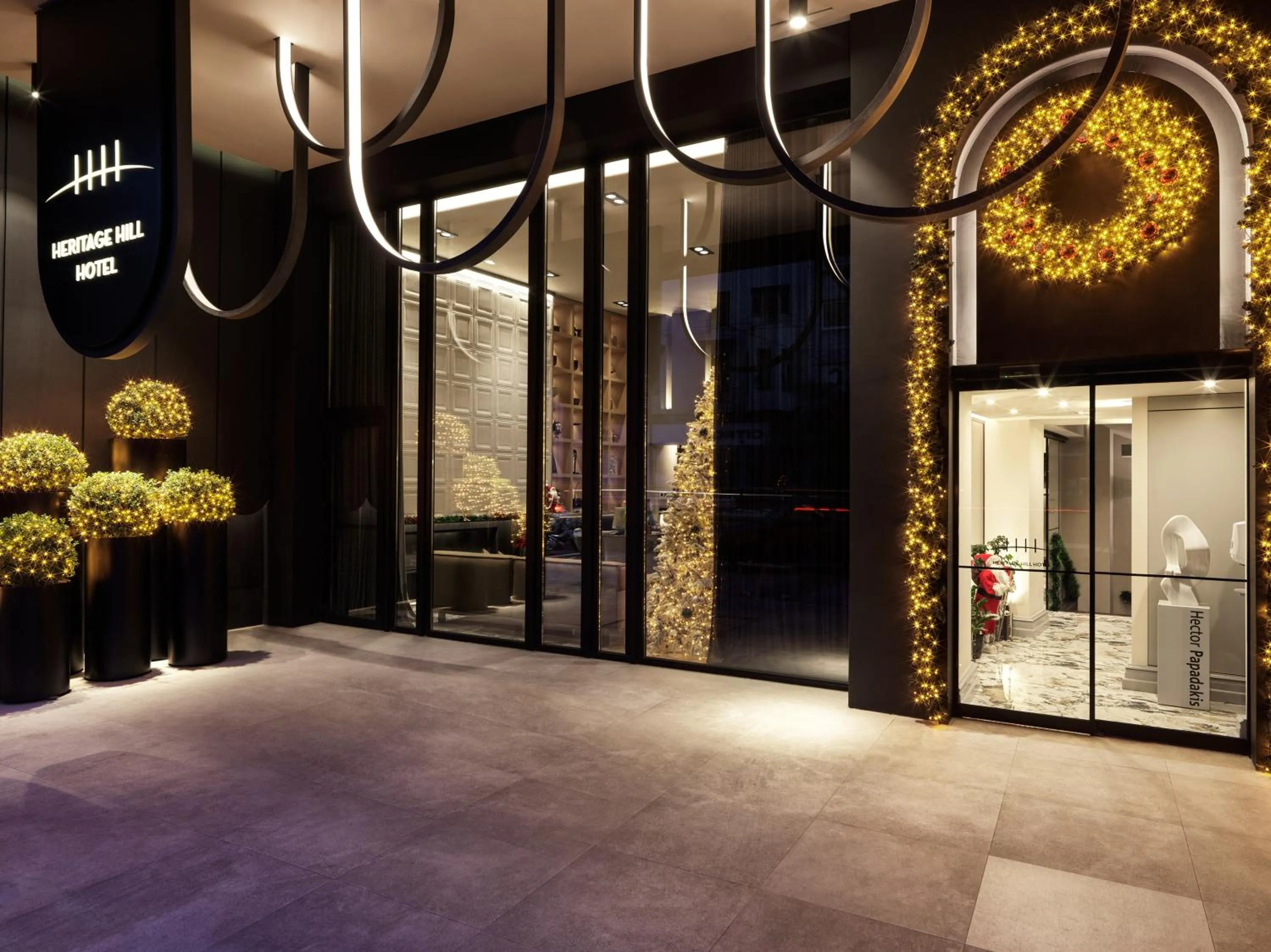 Property building in Heritage Hill Hotel