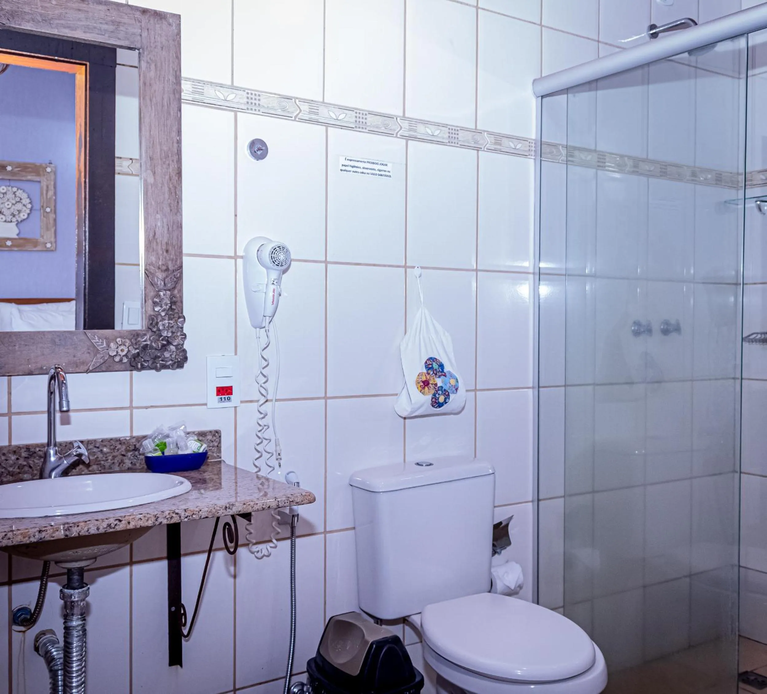 Shower in Casa de Violeta Pousada