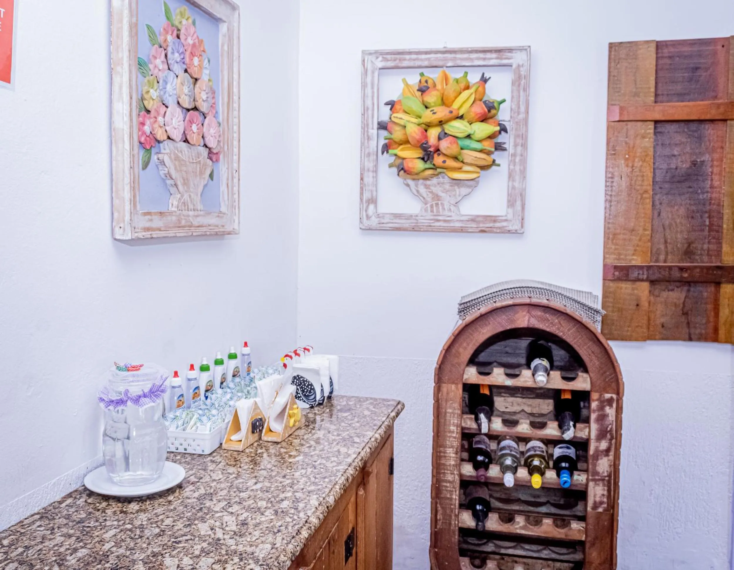 Food and drinks in Casa de Violeta Pousada