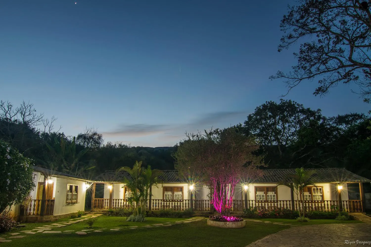 Property building in Casa de Violeta Pousada
