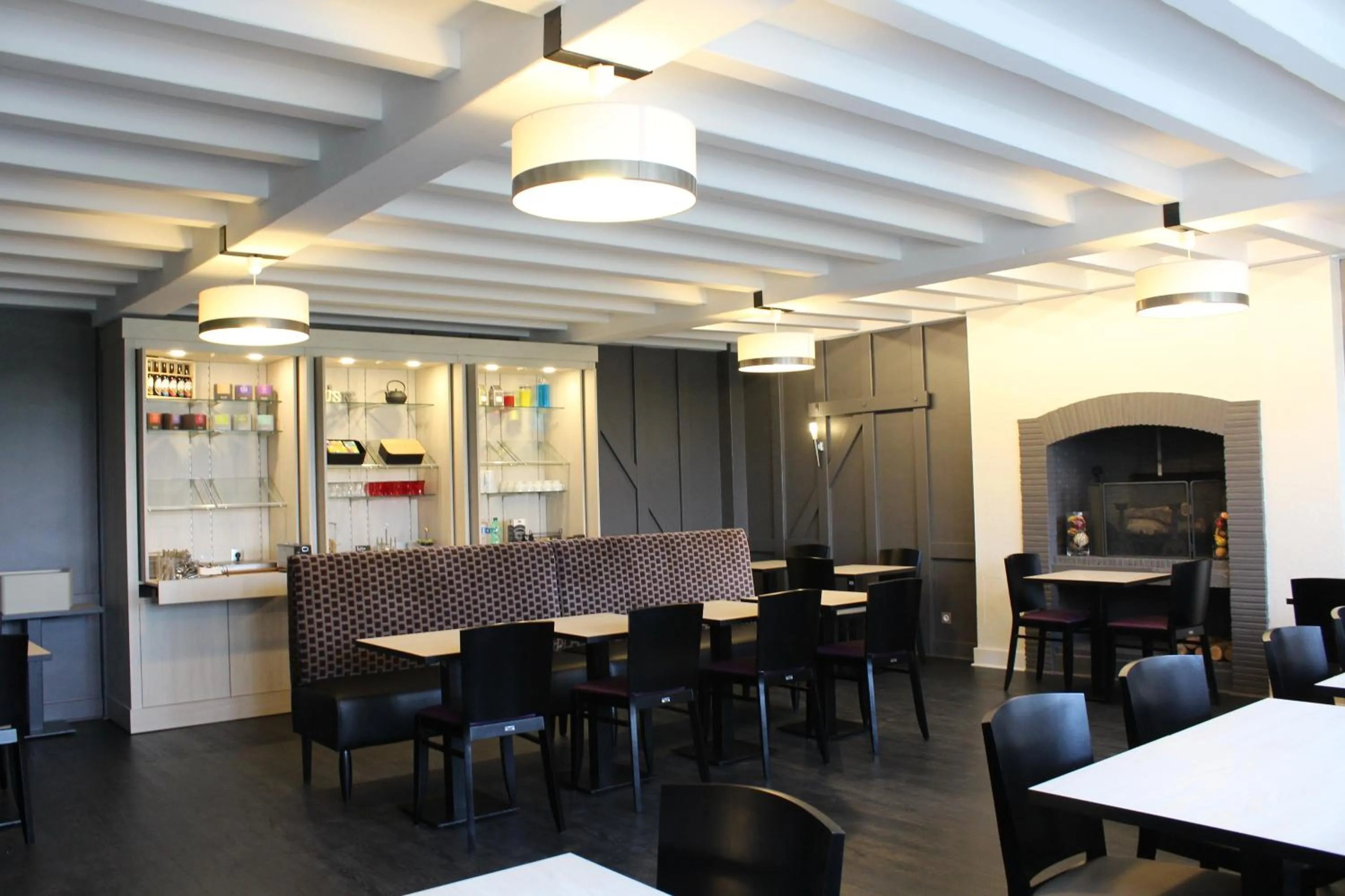 Breakfast in Logis Hôtel Restaurant Le Quai Fleuri