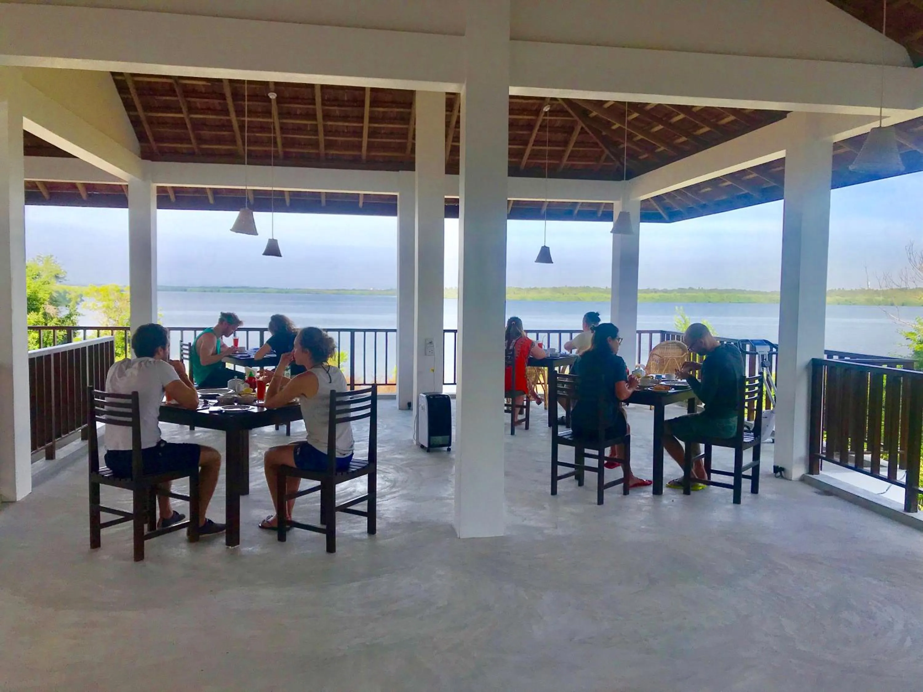Restaurant/places to eat in Ashansa Lagoon Resort