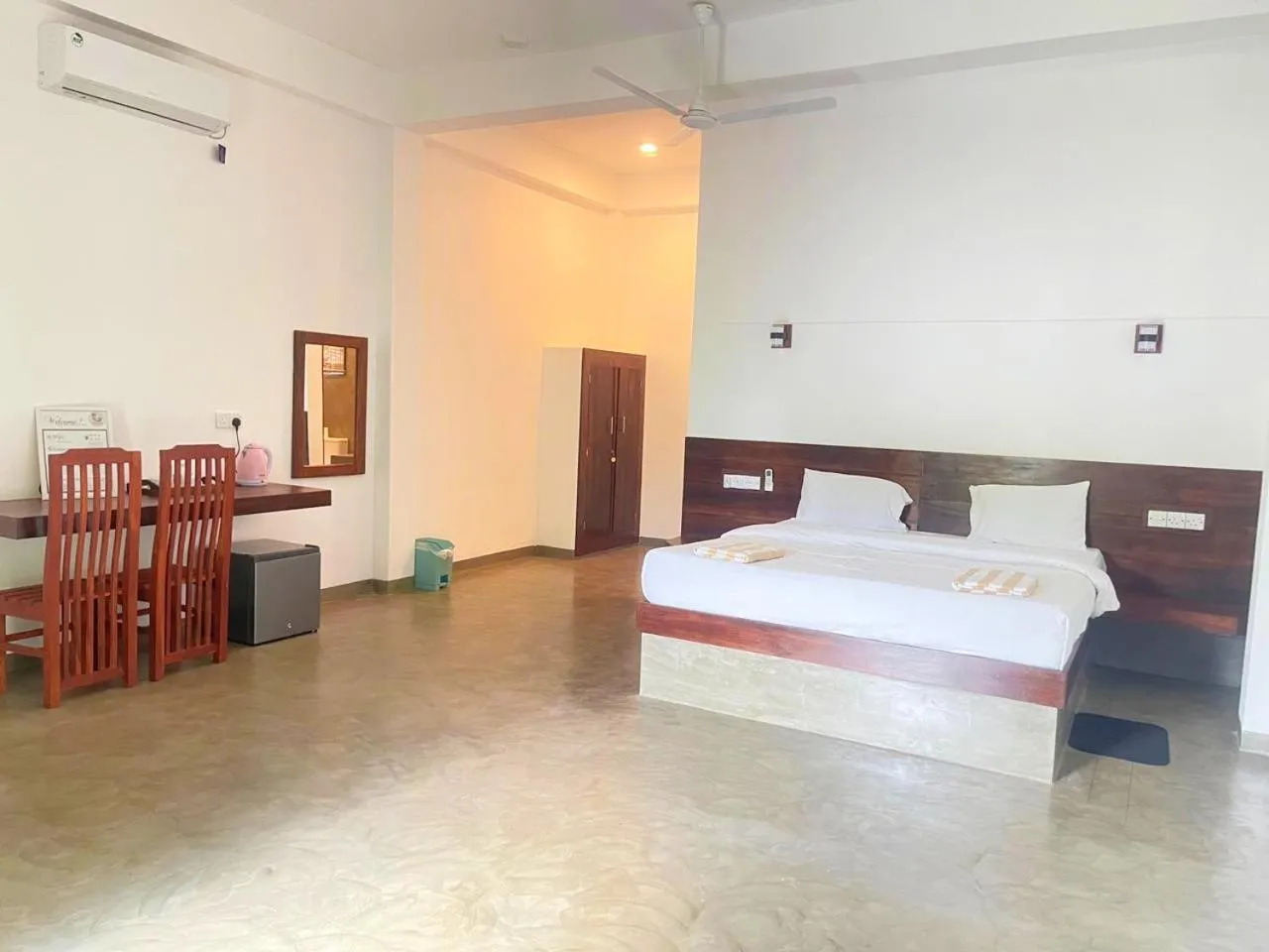 Bed in Ashansa Lagoon Resort