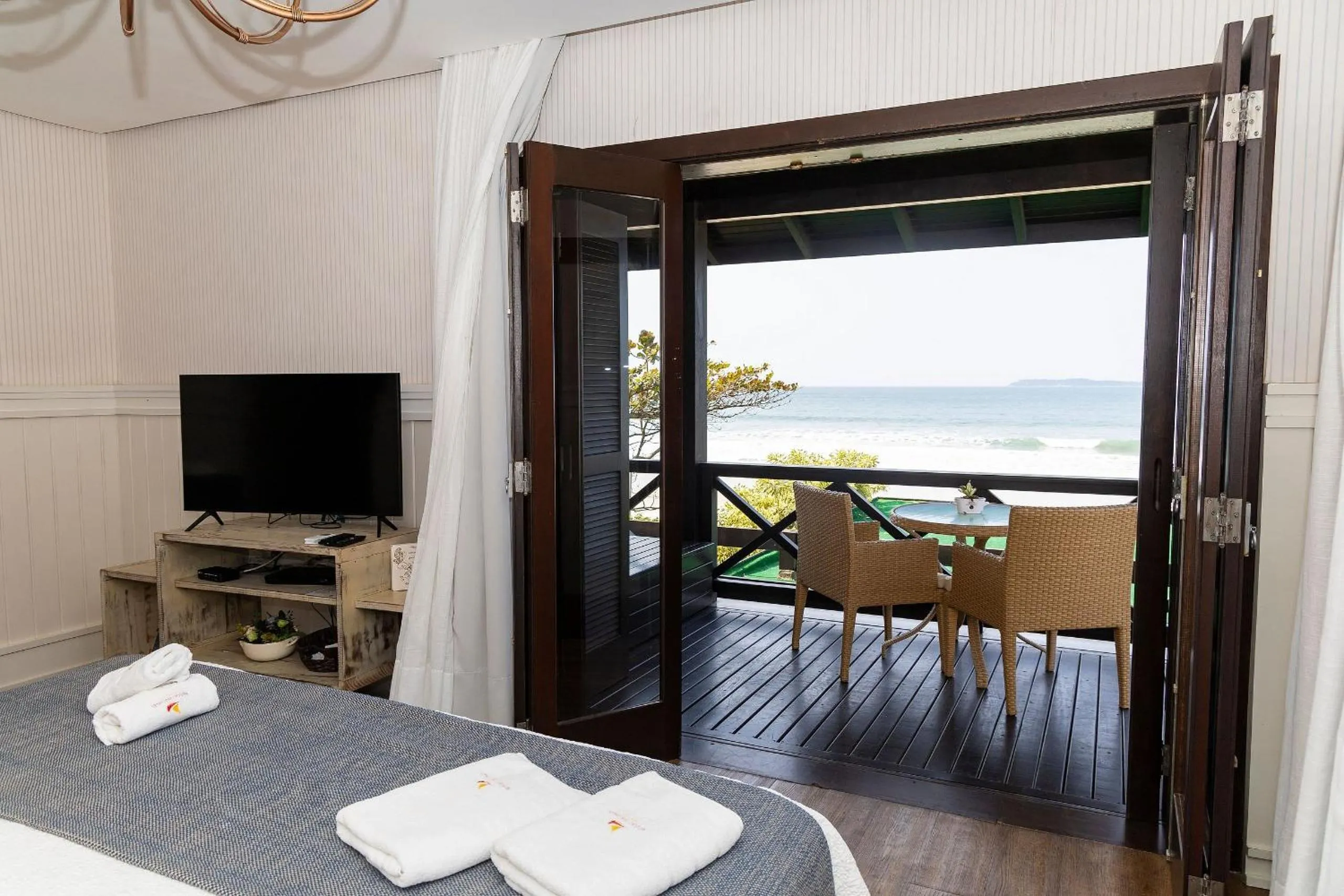 View (from property/room), Bed in Hospedaria Refugio das Galés