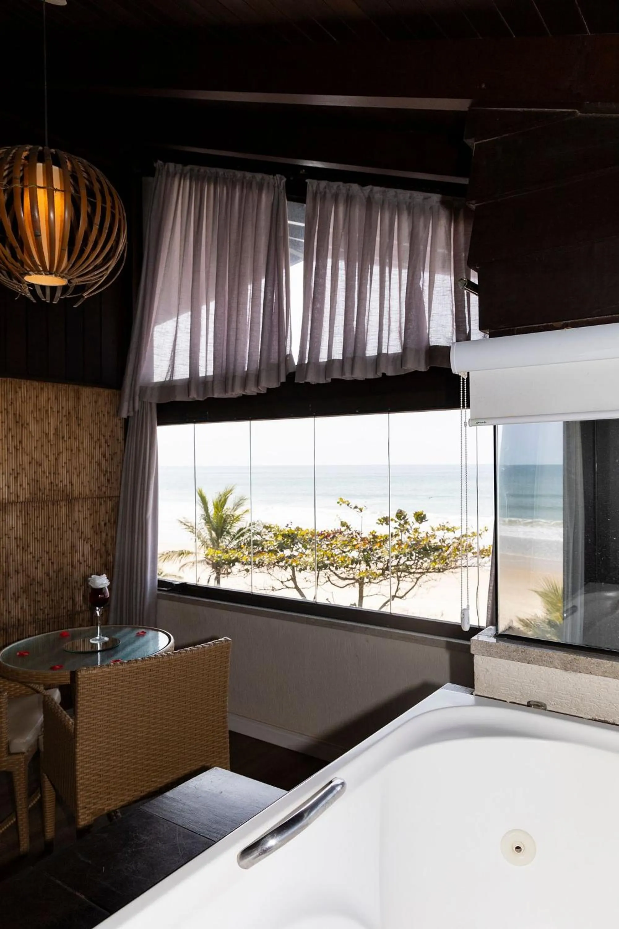 View (from property/room), Bed in Hospedaria Refugio das Galés