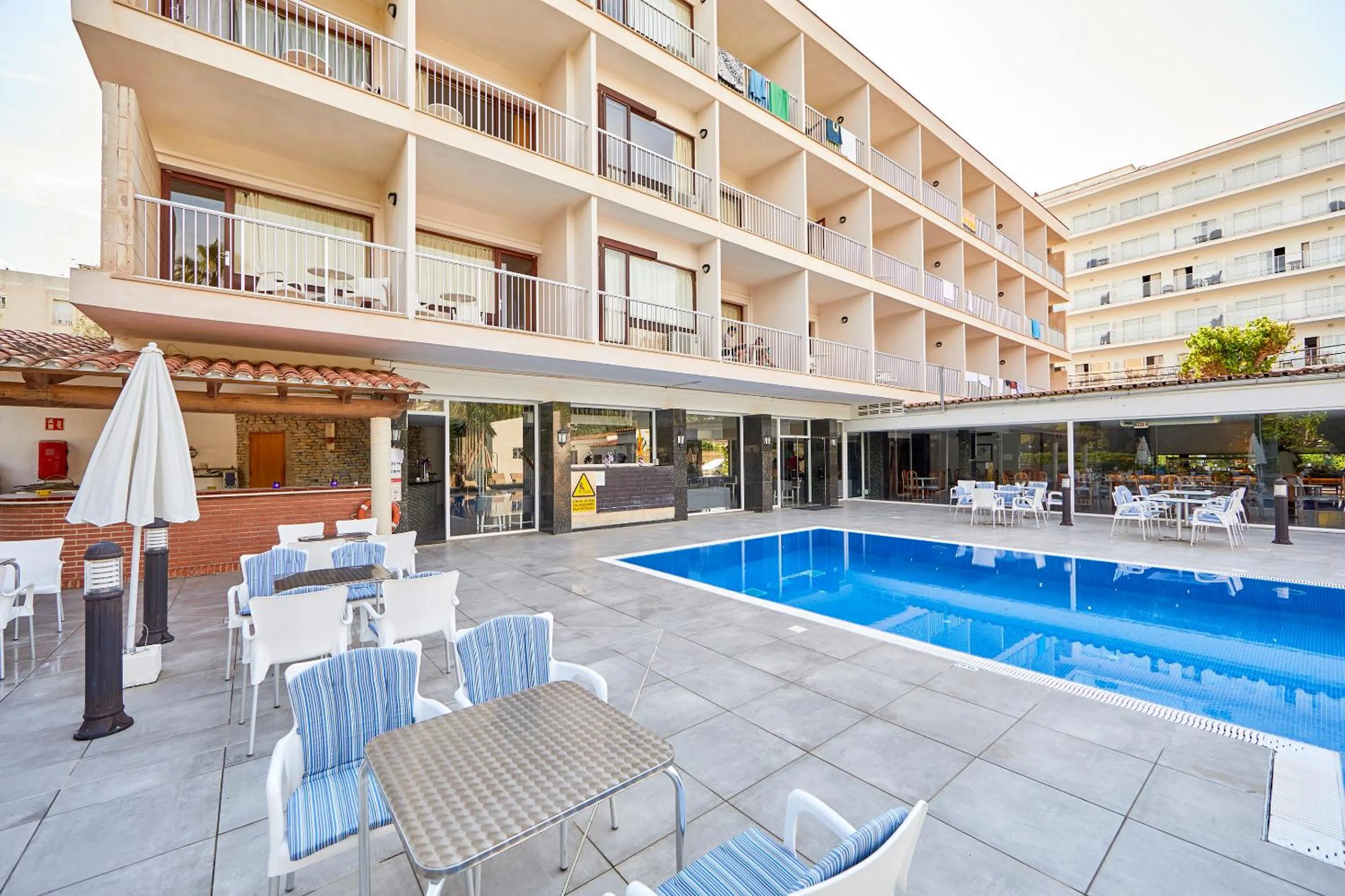 Swimming pool in NURA Condor