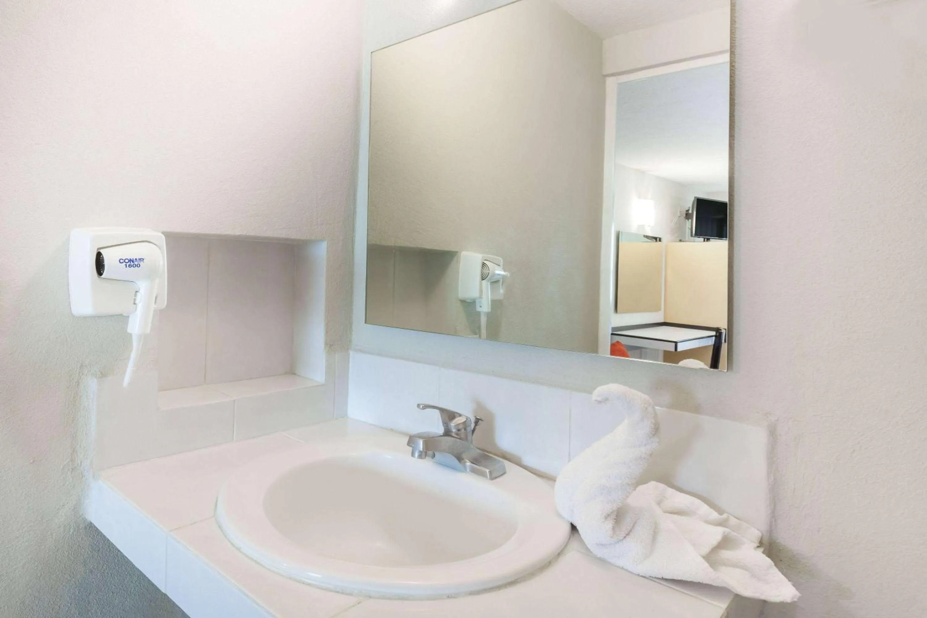 Photo of the whole room in Howard Johnson by Wyndham Guanajuato Leon Avenida