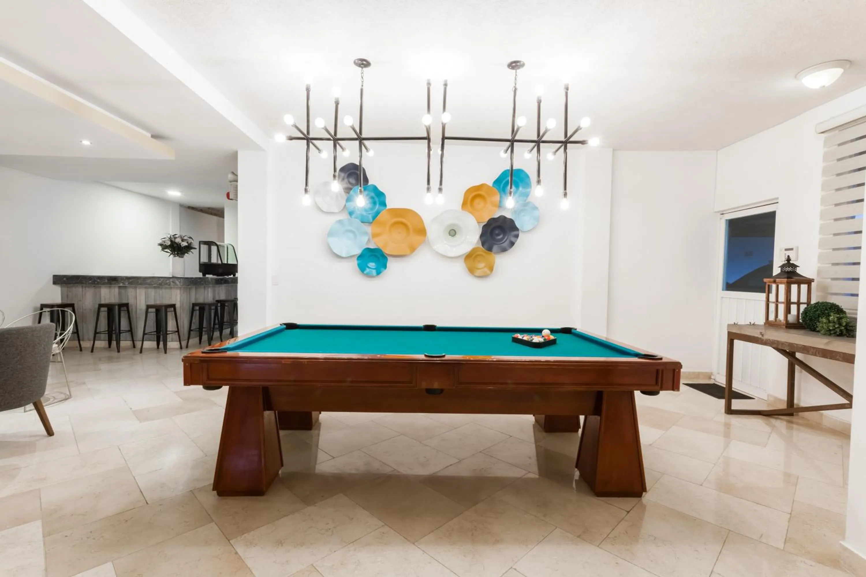 Billiard in Howard Johnson by Wyndham Guanajuato Leon Avenida