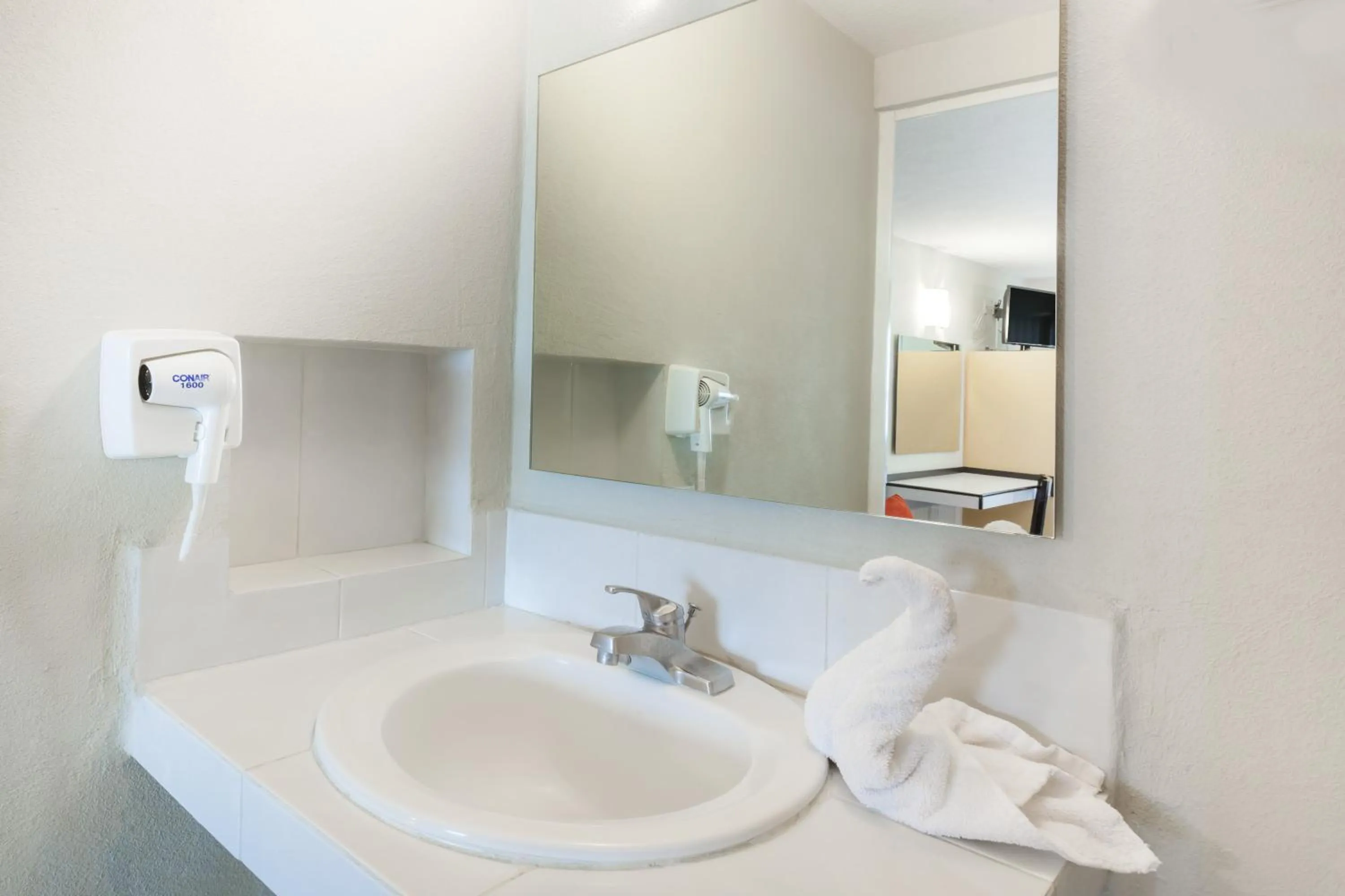 Bathroom in Howard Johnson by Wyndham Guanajuato Leon Avenida