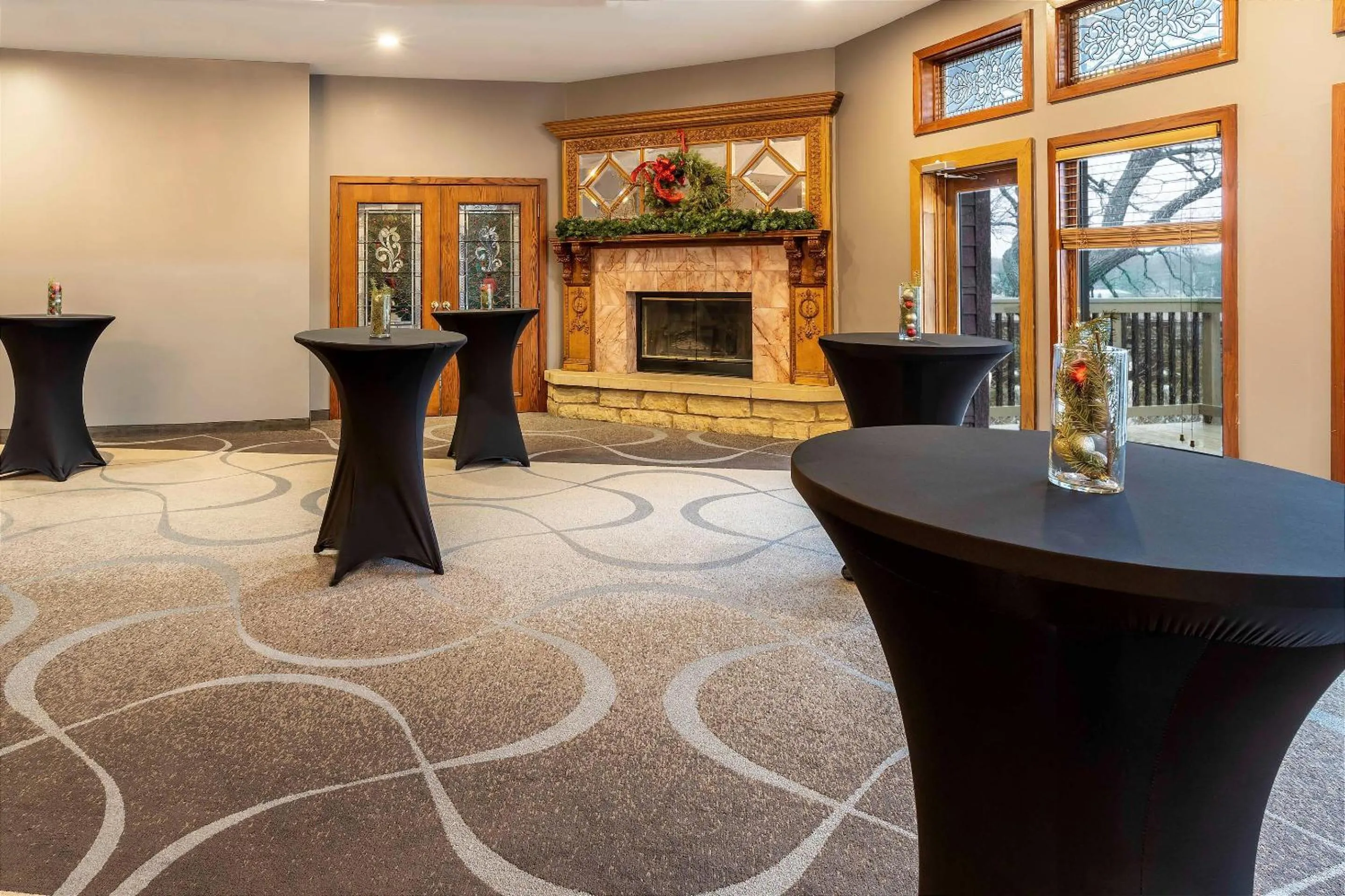 Meeting/conference room in Riverview Inn & Suites, an Ascend Collection Hotel