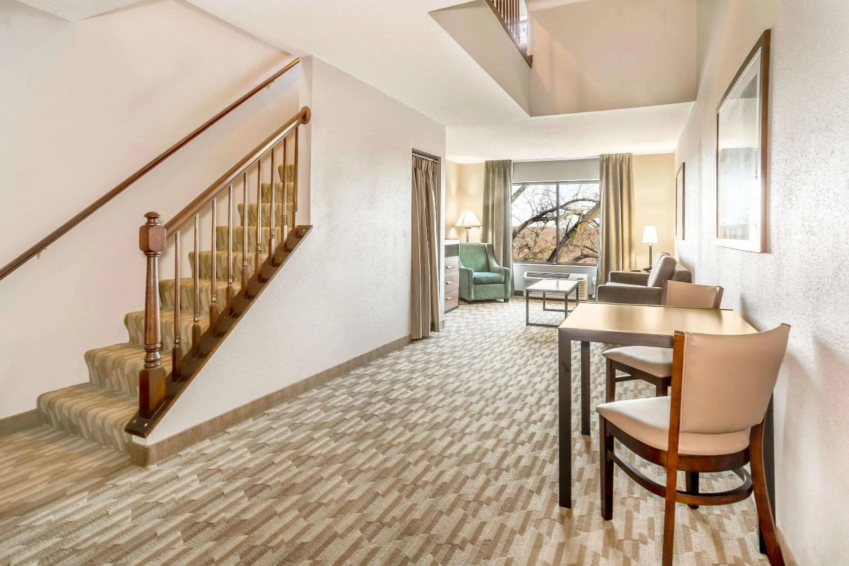 King Suite with Sofa Bed in Riverview Inn & Suites, an Ascend Collection Hotel