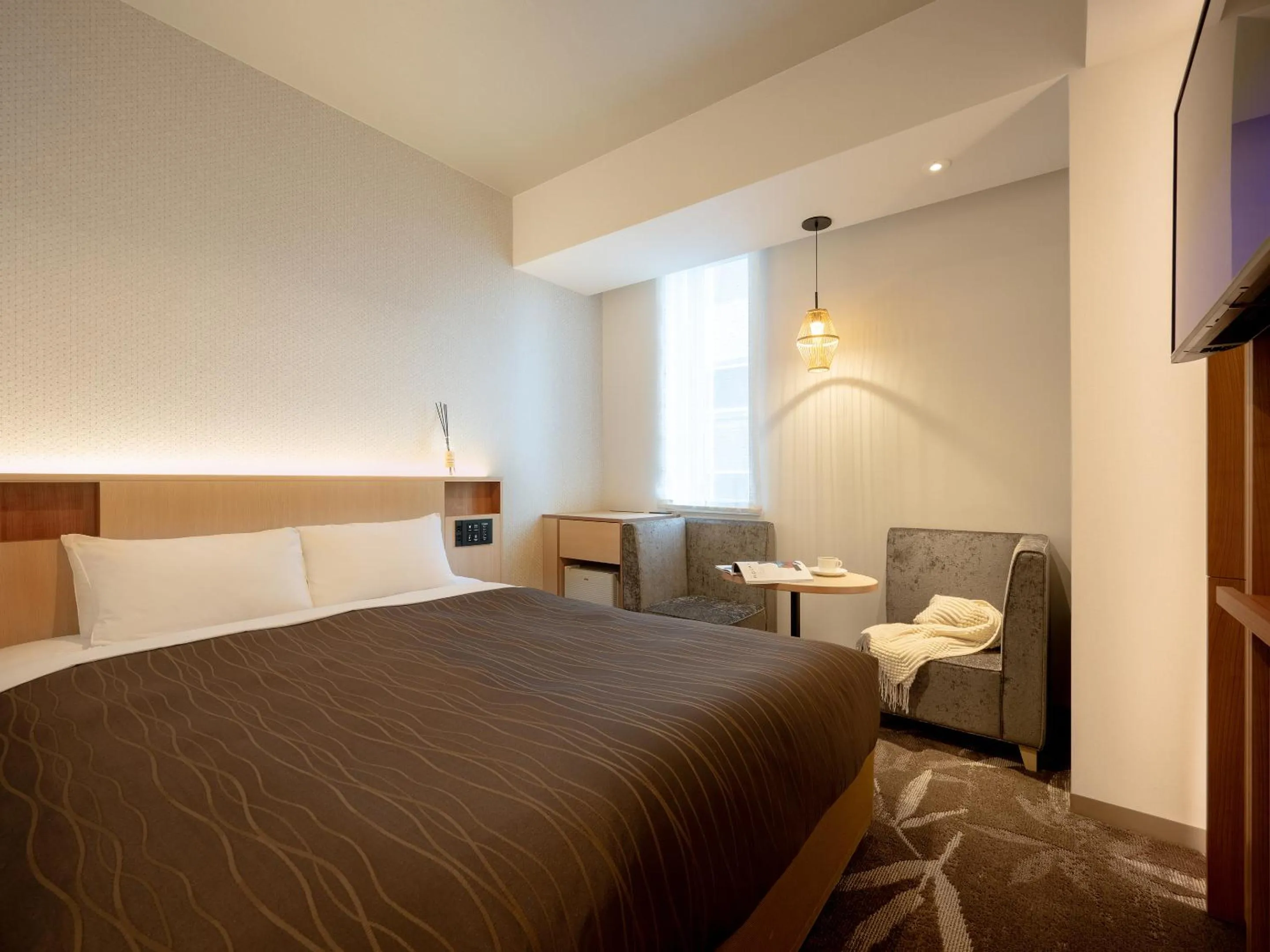 Photo of the whole room, Bed in Sendai Washington Hotel