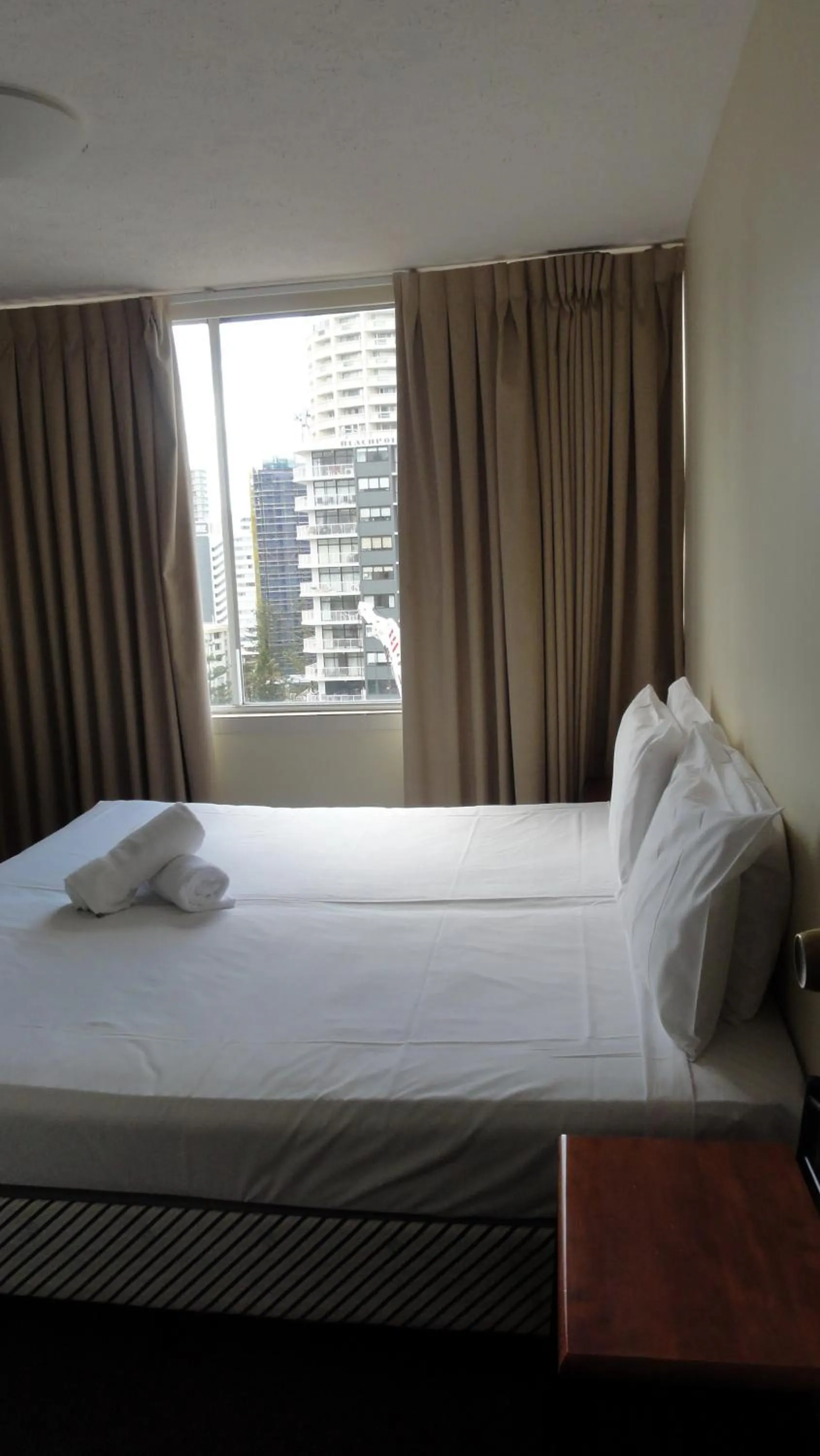 Bedroom, Bed in Quarterdeck Apartments