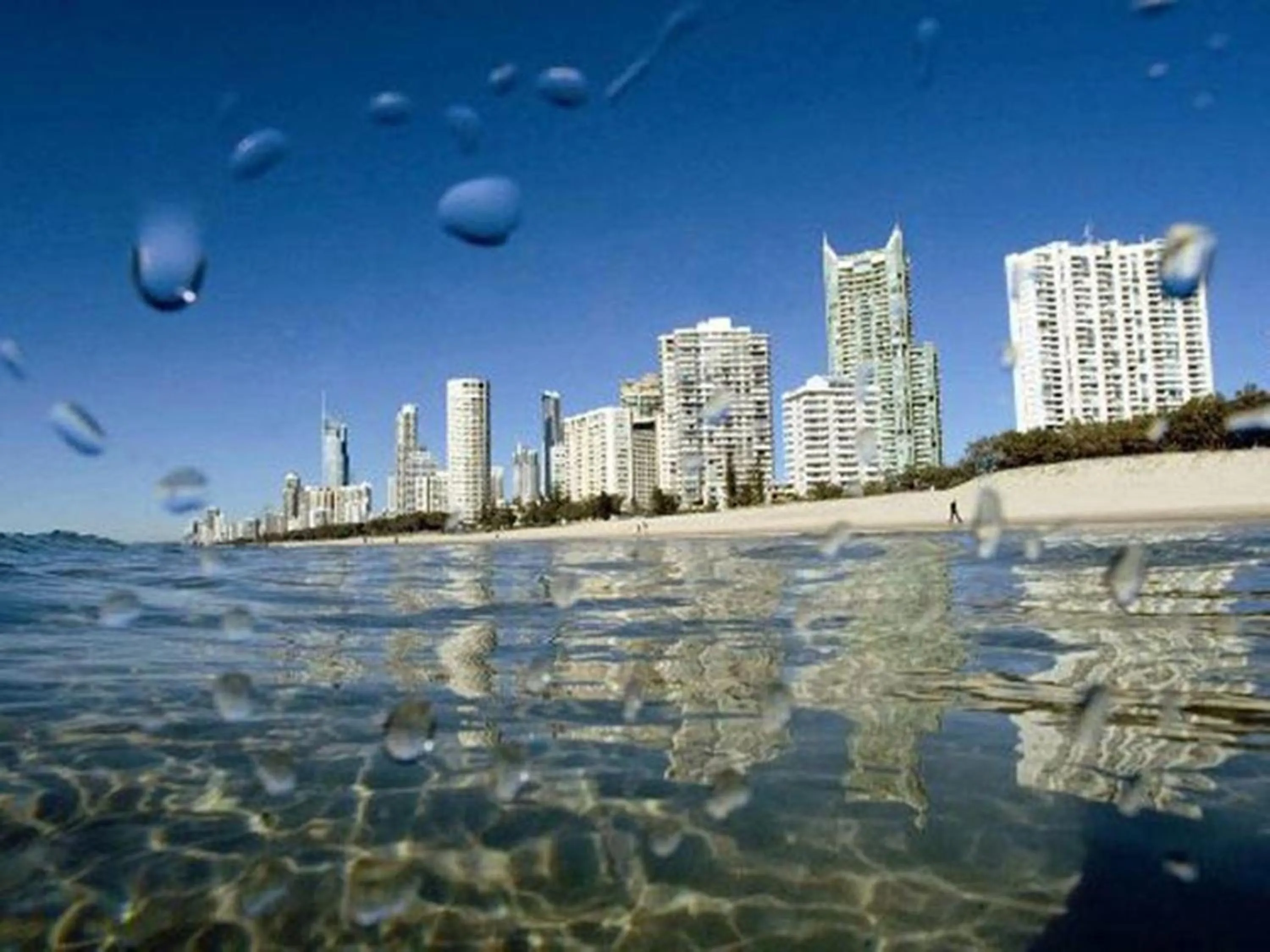 Neighbourhood in Quarterdeck Apartments