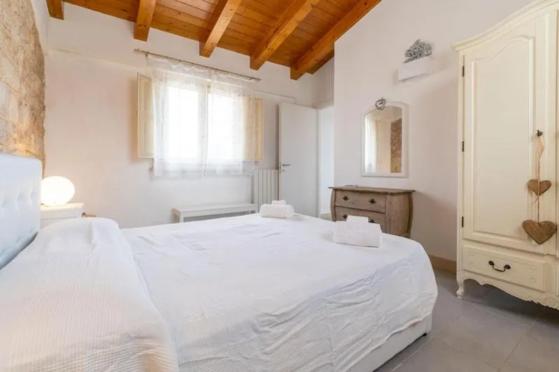 Bed in Baglio Cella - Appartamenti per Vacanze