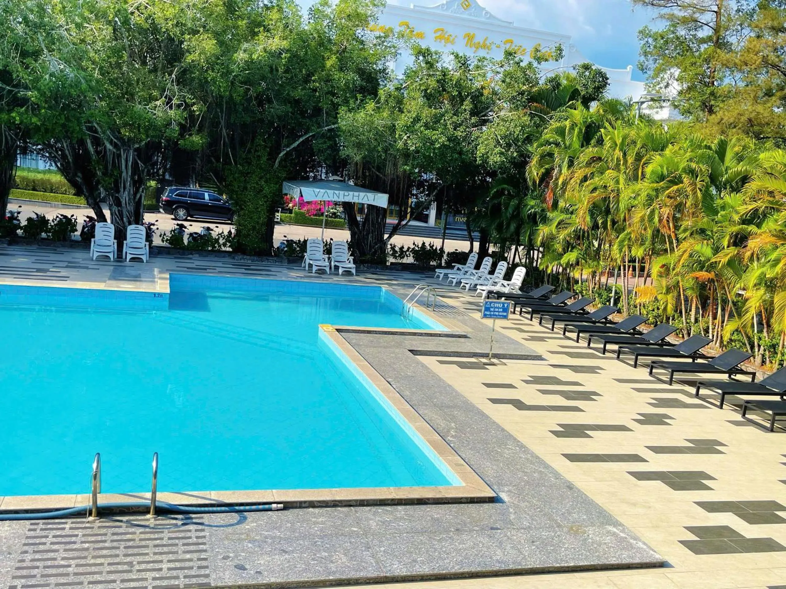 Swimming pool in Van Phat Riverside Hotel